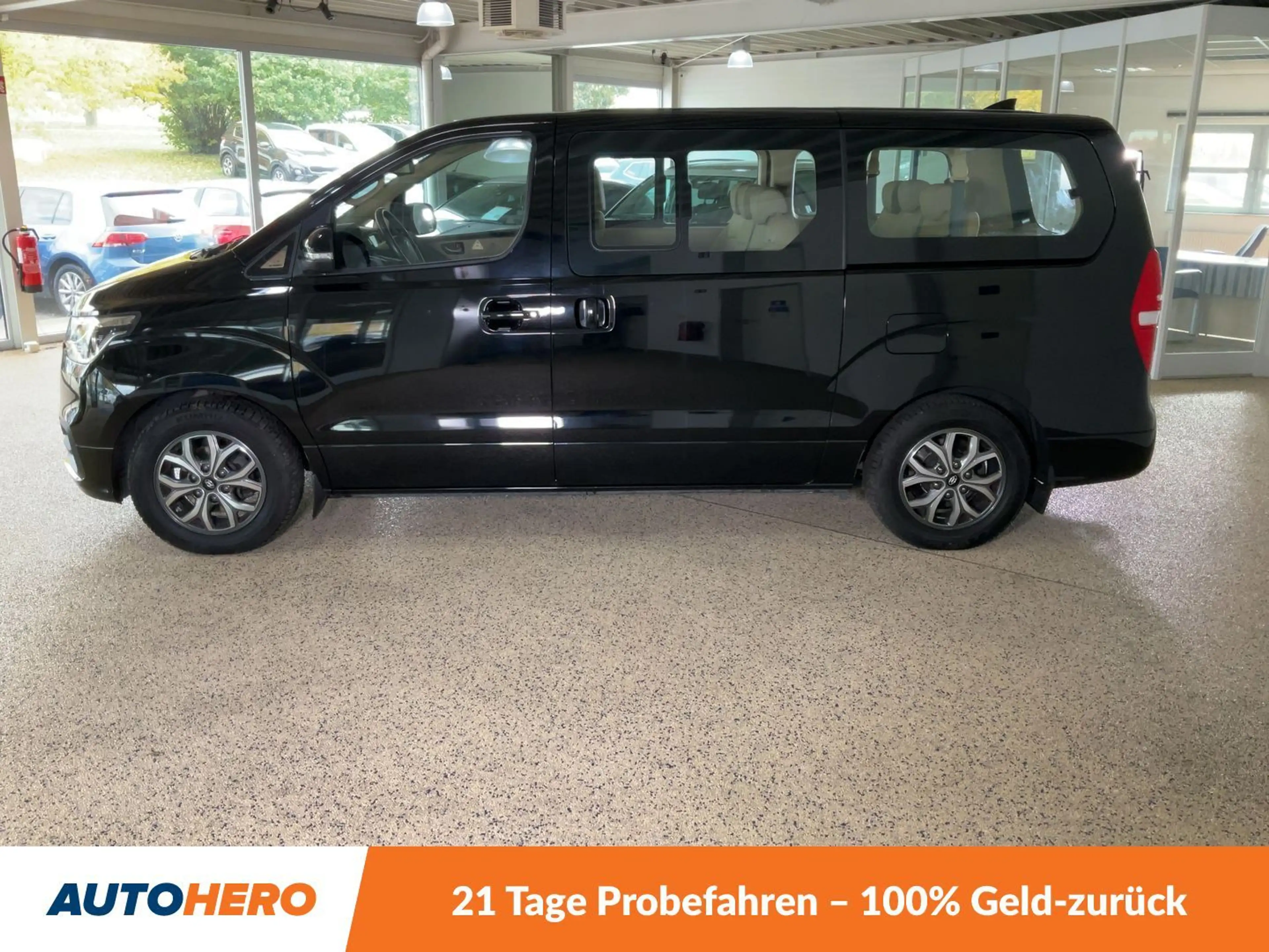 Hyundai H-1 2.5 CRDi Travel Premium Aut*NAVI*TEMPO*CAM*PDC*SHZ — photo 3