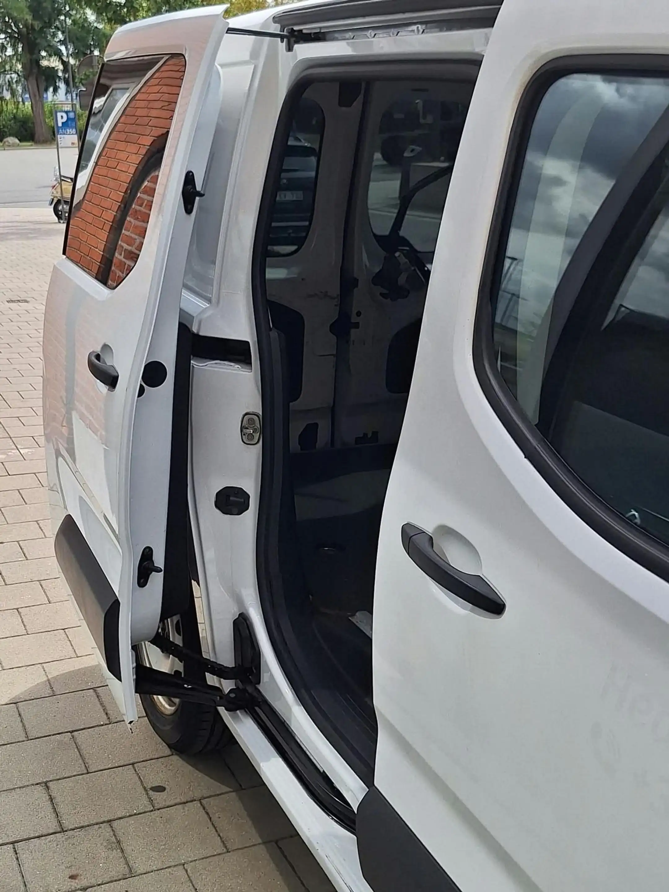 Peugeot Partner Standard Heavy Premium 1.5 BlueHDI S/S Man. 5 — photo 14