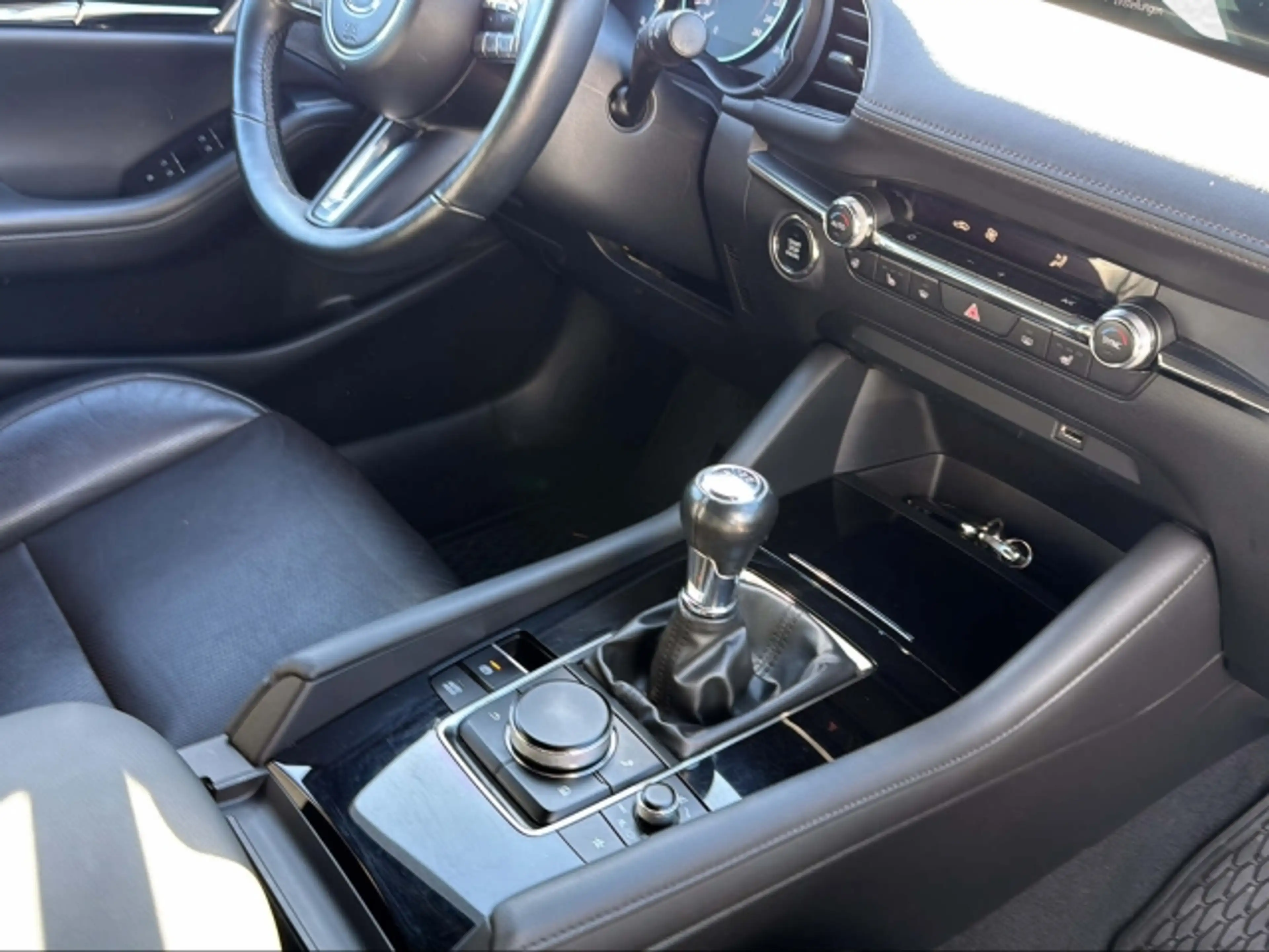 Mazda 3 Skyactive-X180 AWD GT — photo 12