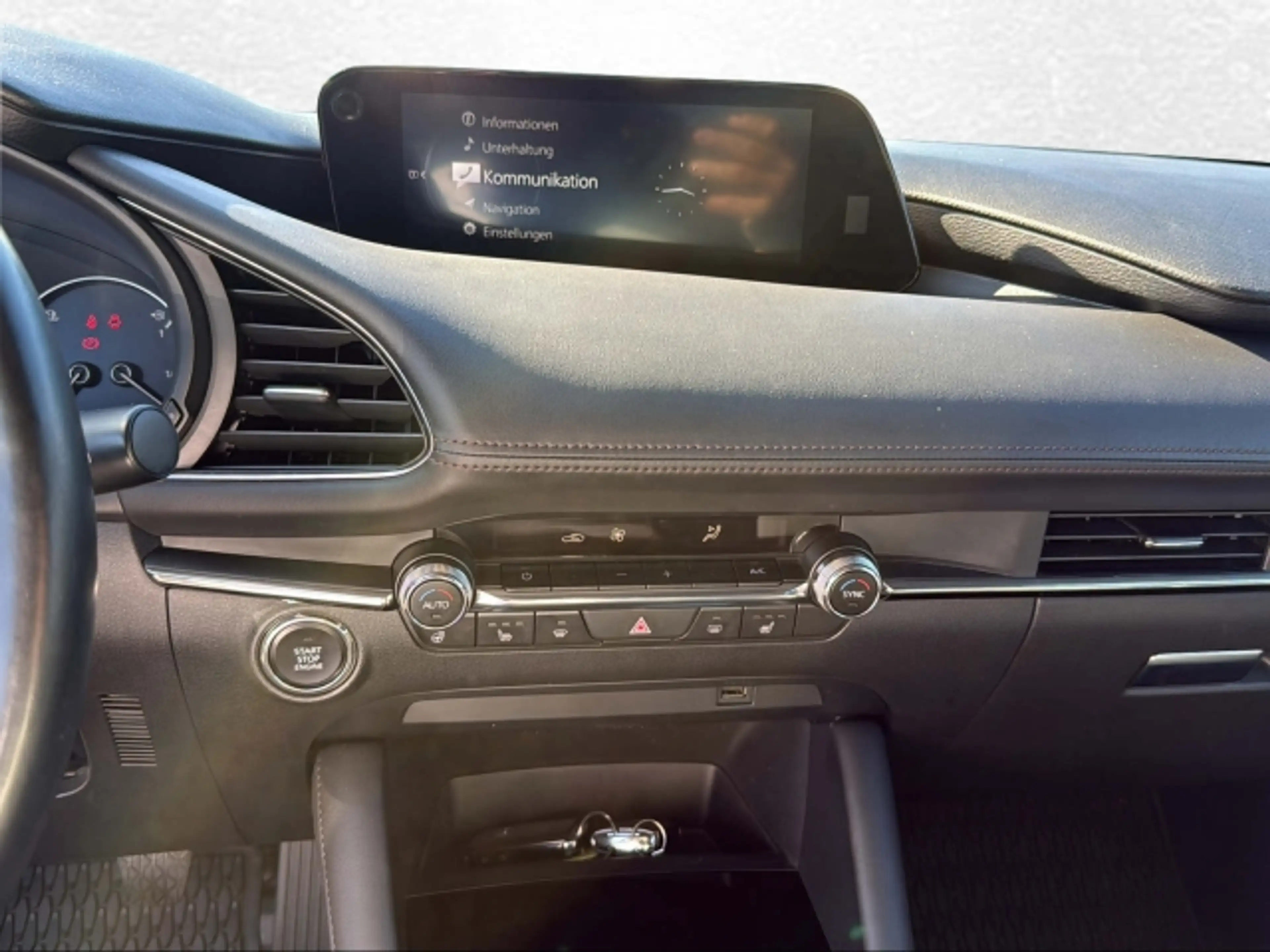 Mazda 3 Skyactive-X180 AWD GT — photo 10