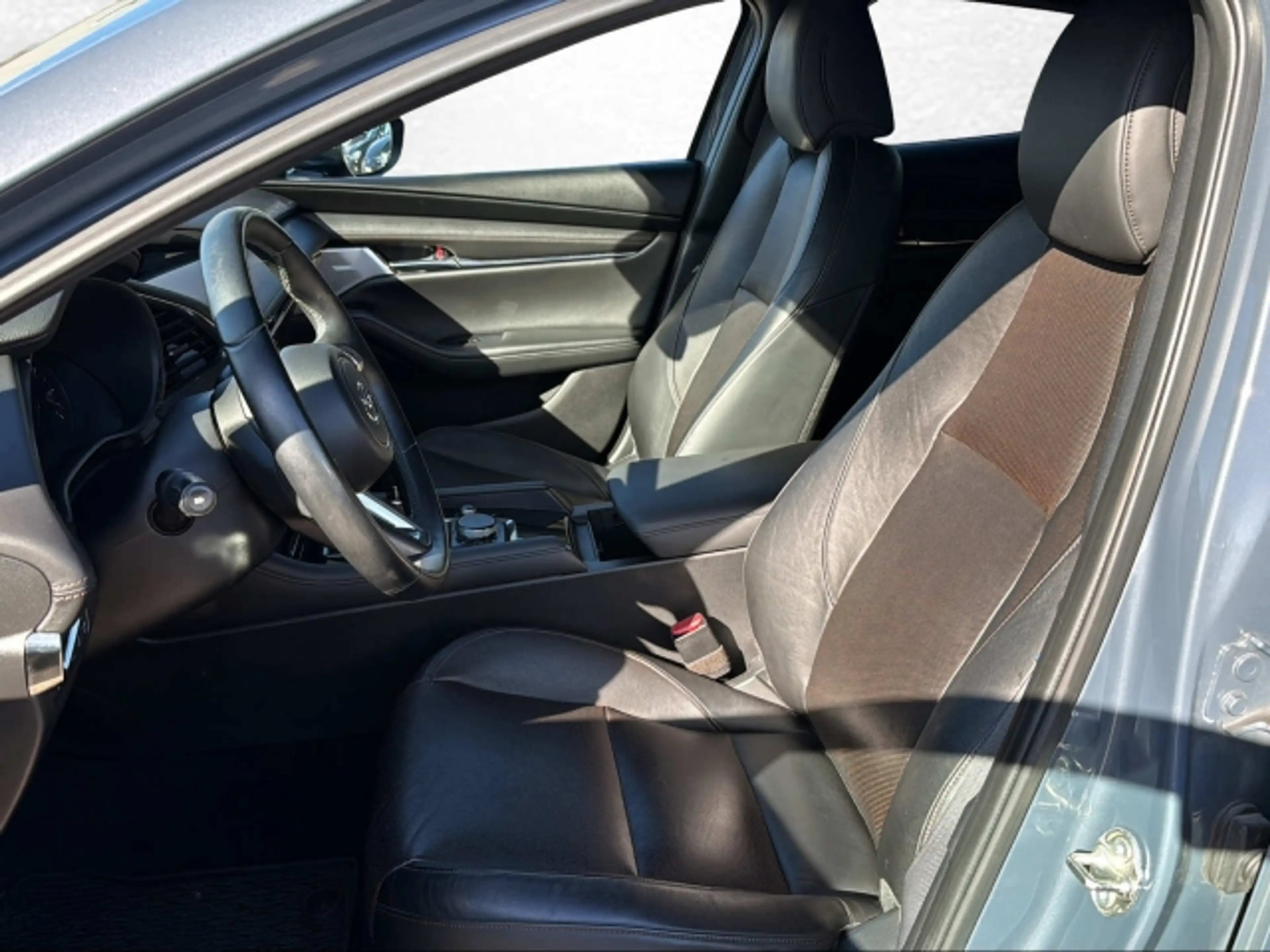 Mazda 3 Skyactive-X180 AWD GT — photo 13