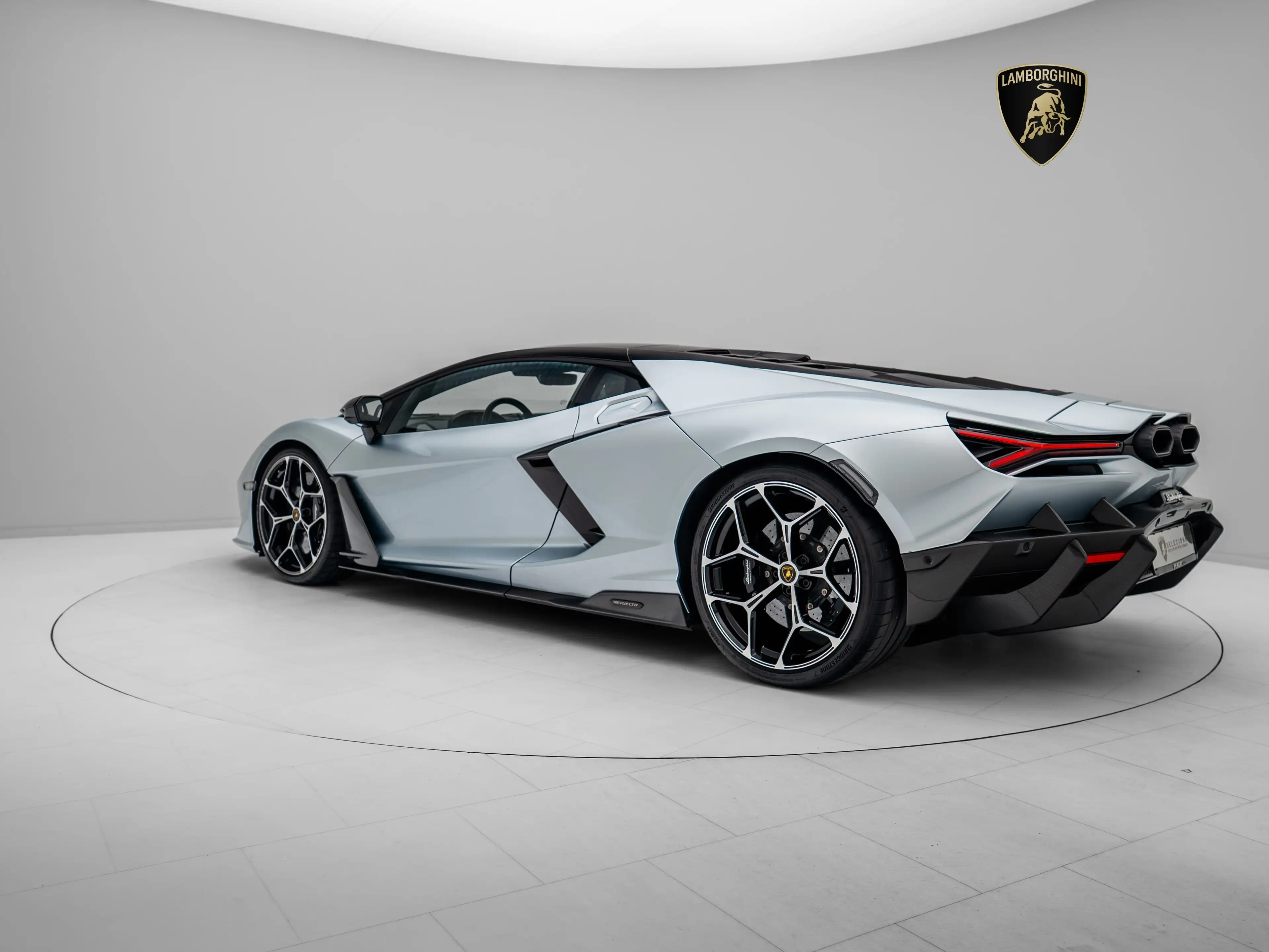 Lamborghini Revuelto I Lamborghini Hamburg I AZZURRO THETYS — photo 7