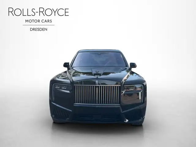 Rolls-Royce Cullinan view 2