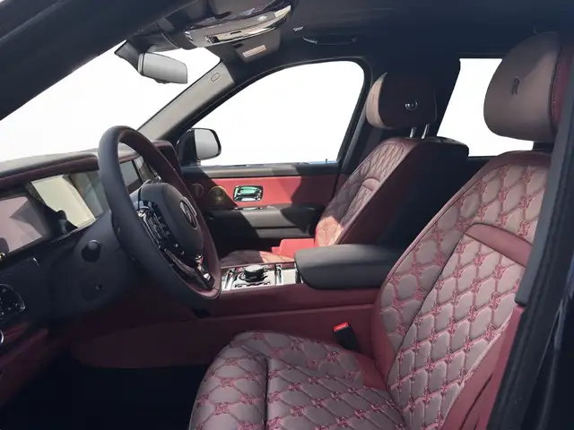 Rolls-Royce Cullinan view 10