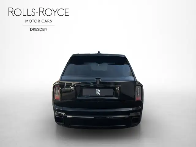 Rolls-Royce Cullinan view 5