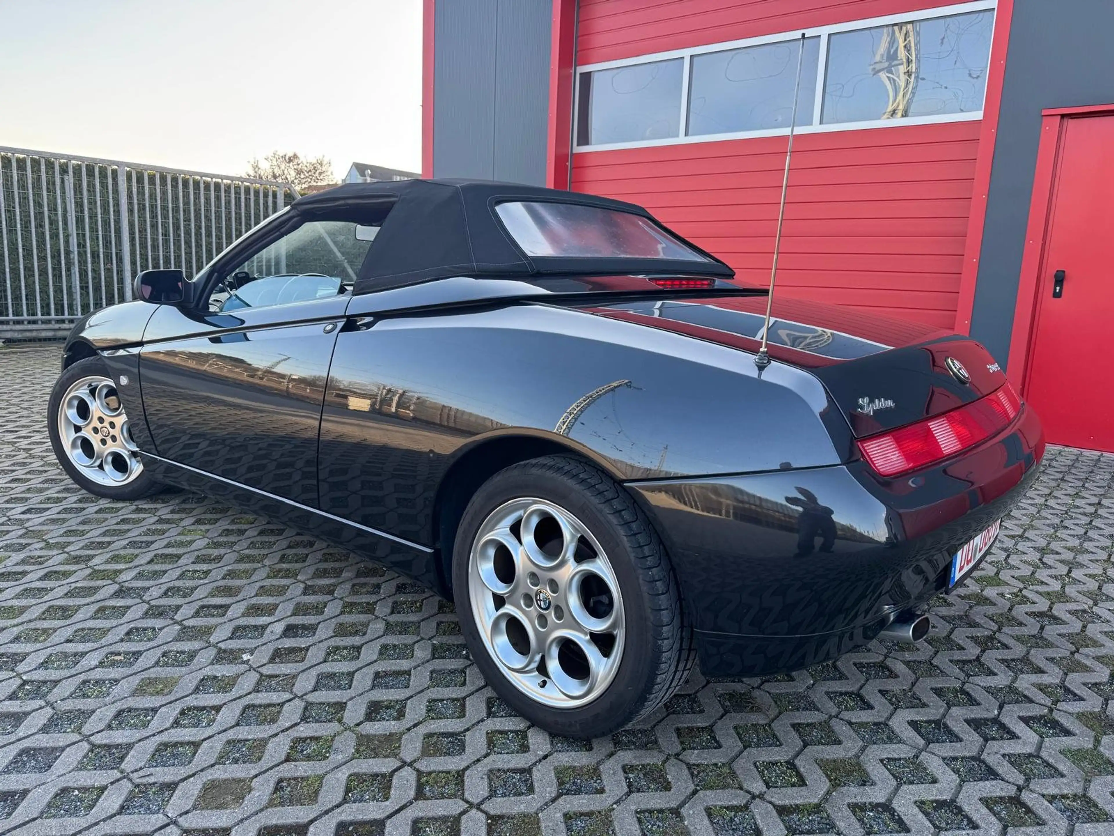 Alfa Romeo Spider 916 - 2,0-16V T.Spark - 17" Alufelgen - el. Dach — photo 6