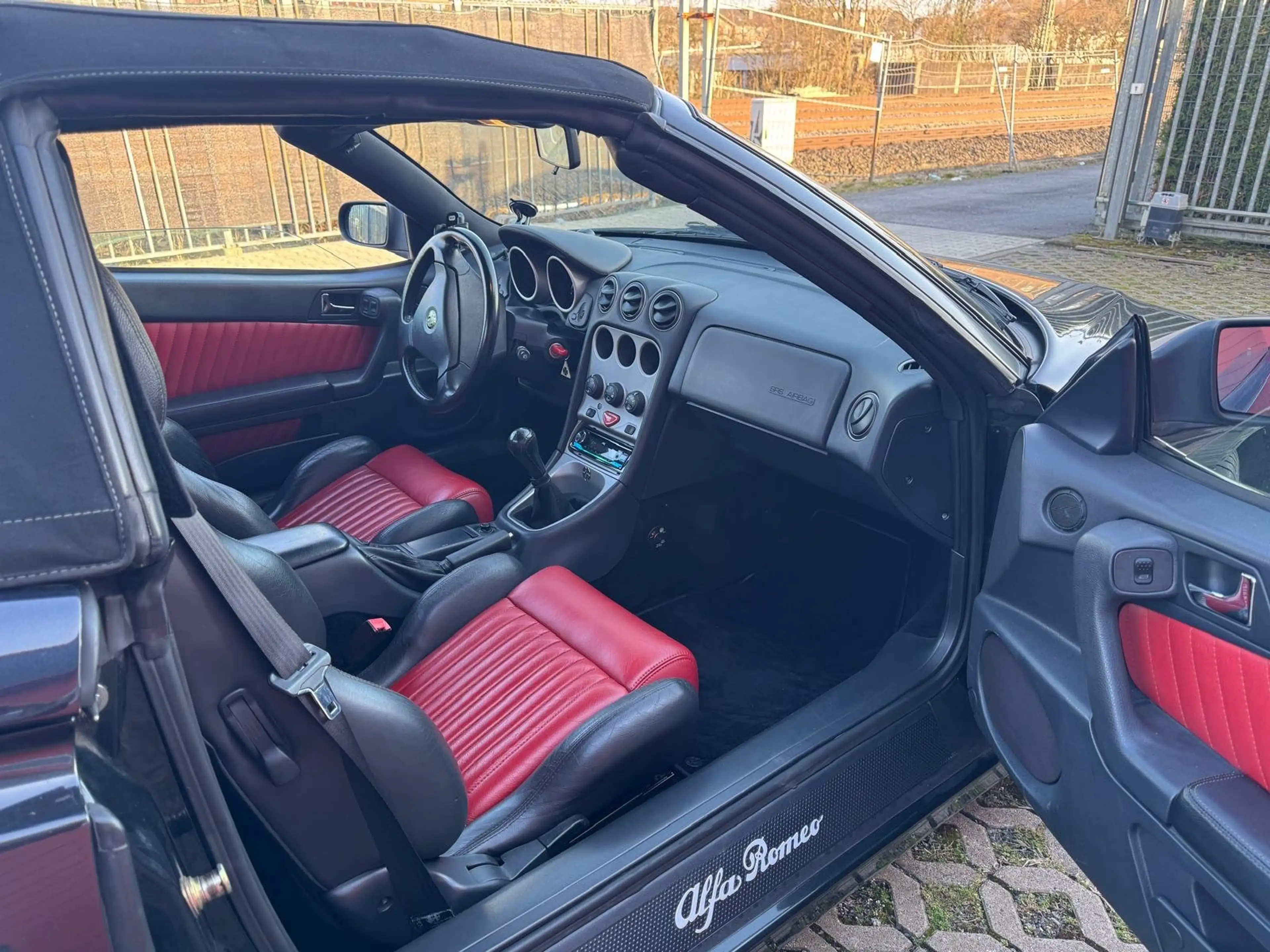 Alfa Romeo Spider 916 - 2,0-16V T.Spark - 17" Alufelgen - el. Dach — photo 9