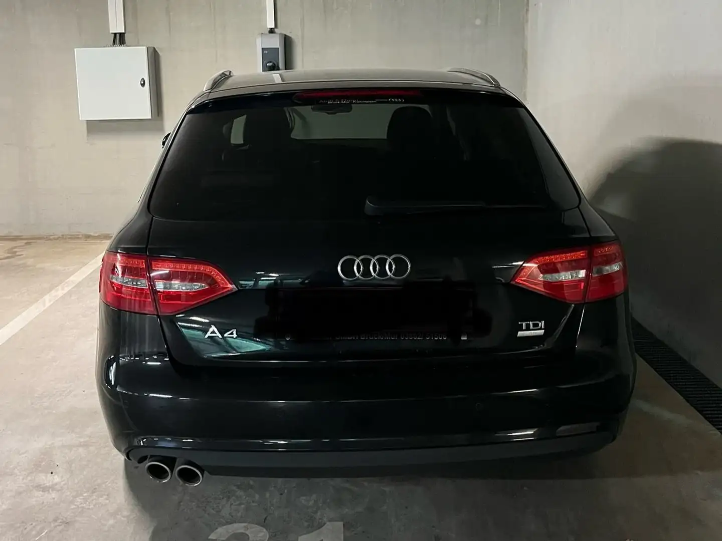 Audi A4 Avant 2,0 TDI Ultra Daylight Schwarz - 2