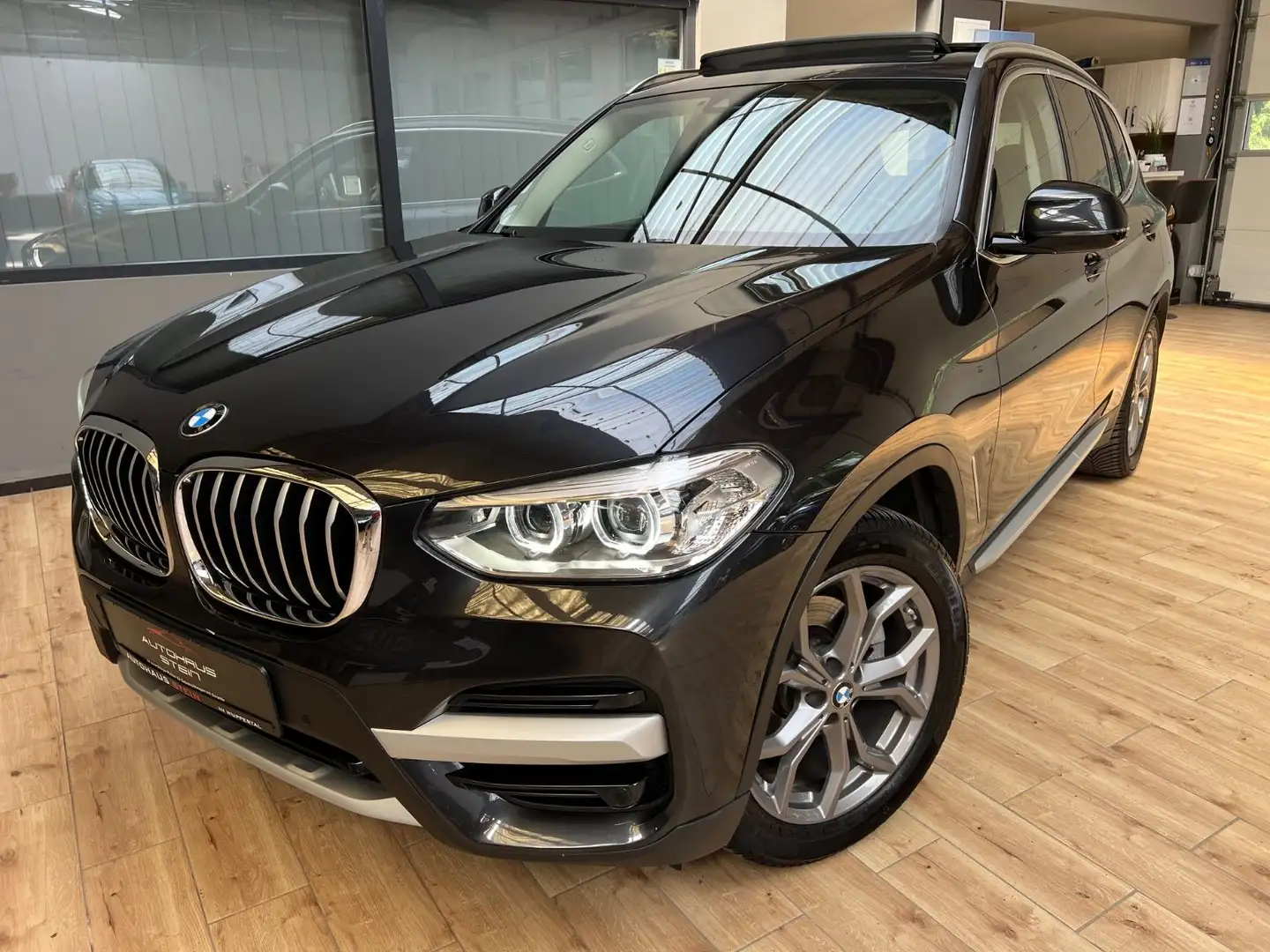 BMW X3 xDrive 18 d Luxury Line/Navi/Pano/Leder/Virtu Gris - 1