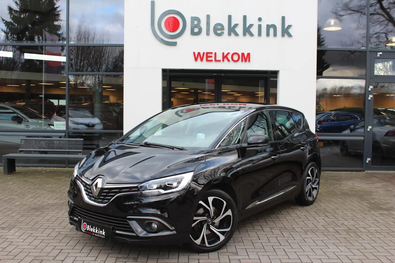 Renault Scenic 1.3 TCe Bose 140 pk HUD, Clima, Stoel verw. Naviga Zwart - 2