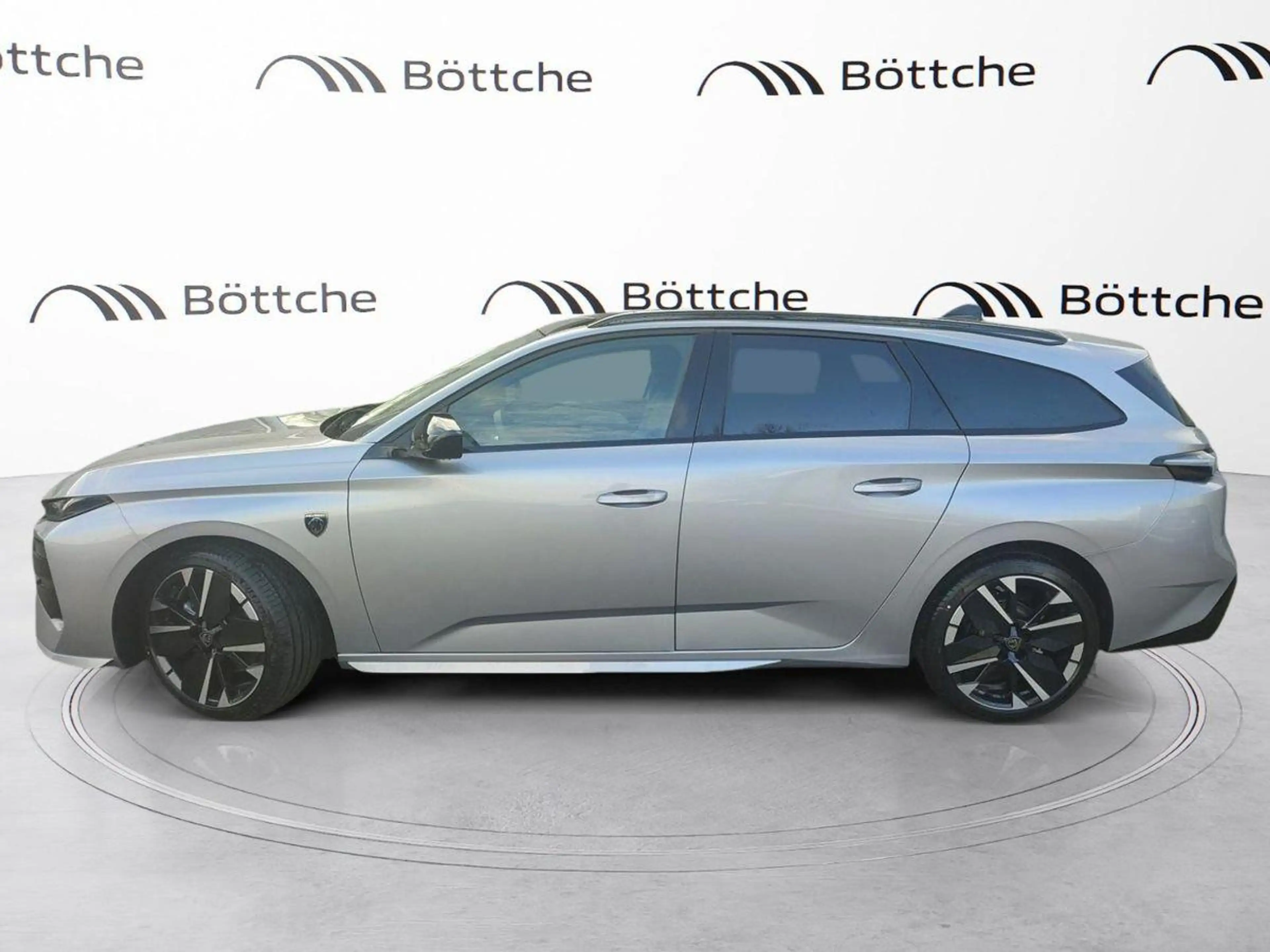 Peugeot 308 SW Hybrid 145 GT Exclusive — photo 4