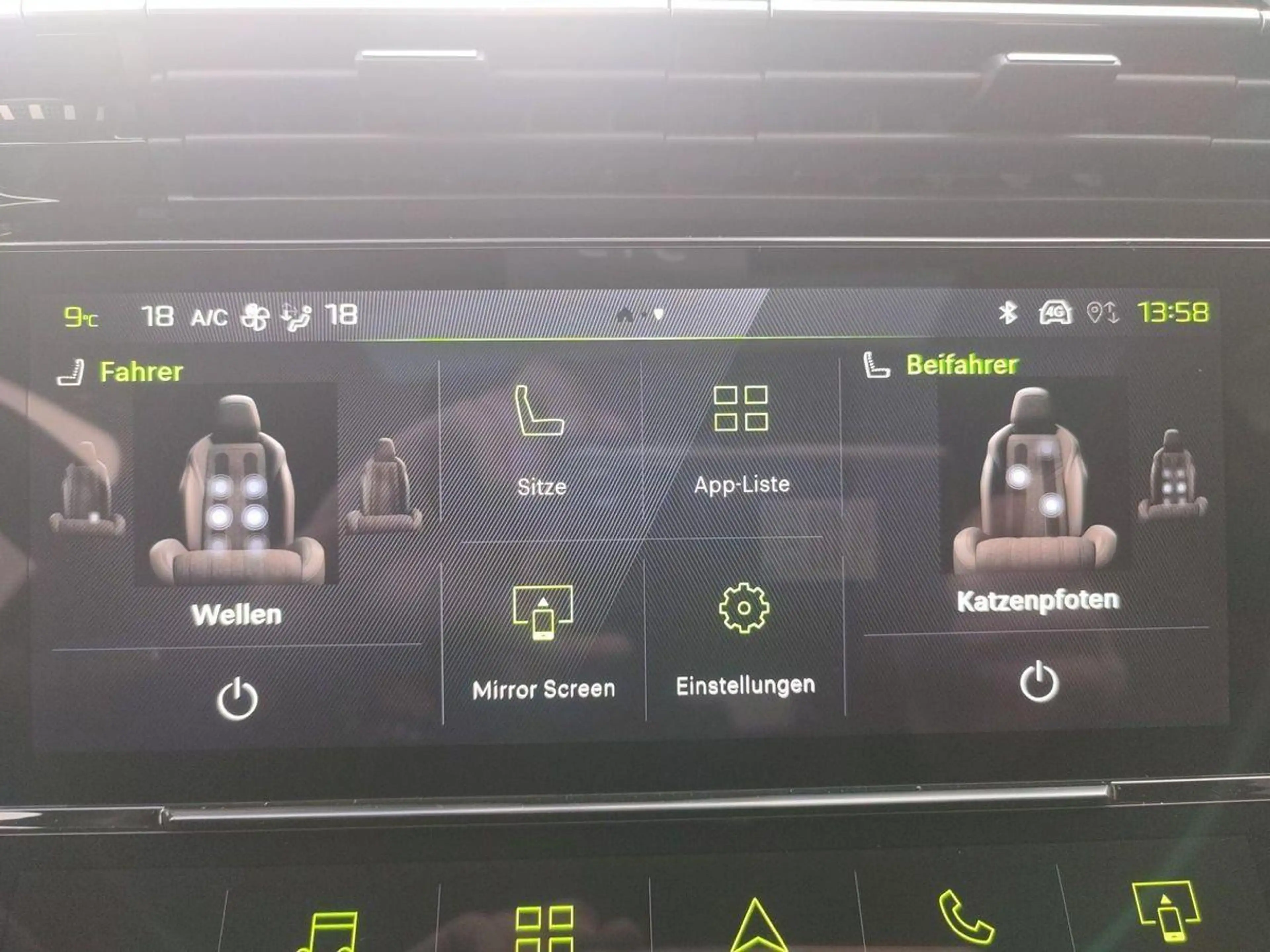 Peugeot 308 SW Hybrid 145 GT Exclusive — photo 13