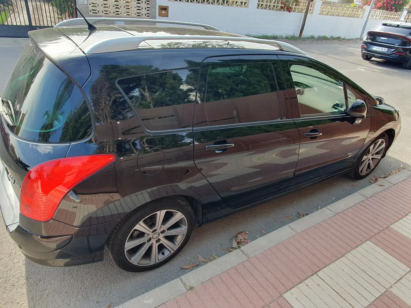 Peugeot 308 308 SW HDi Family Negro - 2