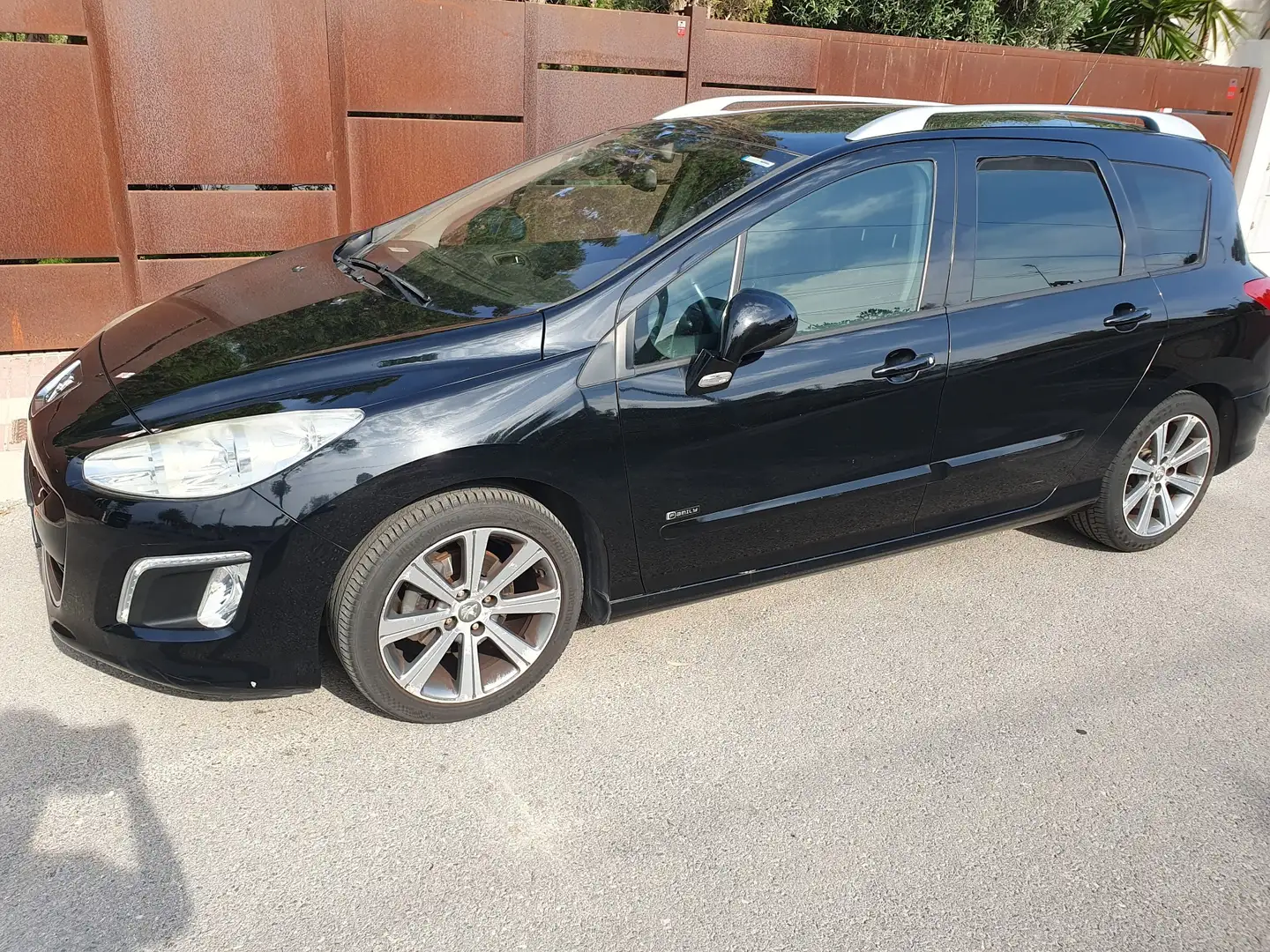 Peugeot 308 308 SW HDi Family Negro - 1