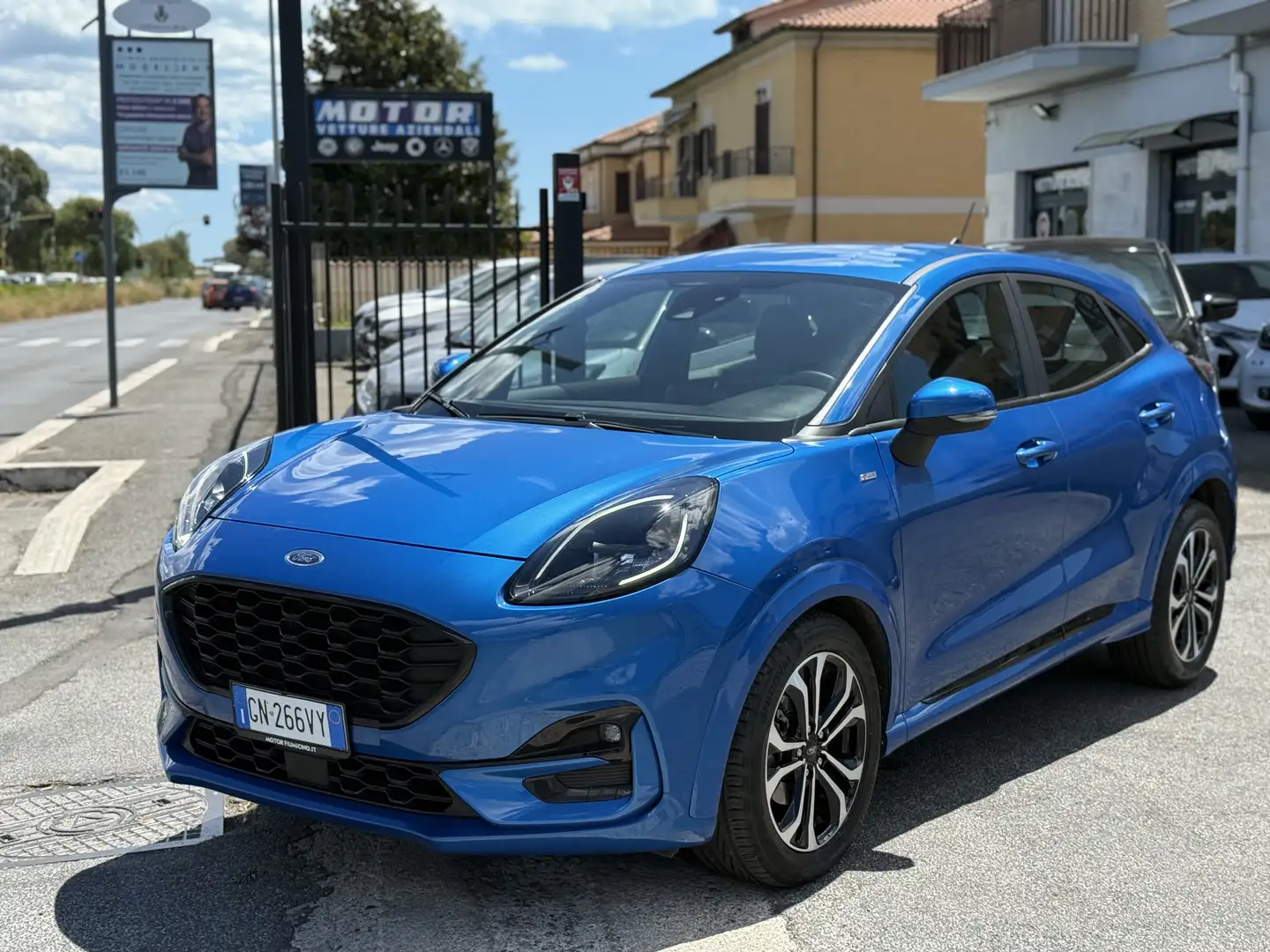 Ford Puma 1.0 ecoboost Hybrid 125cv ST-Line Automatica Gris - 1