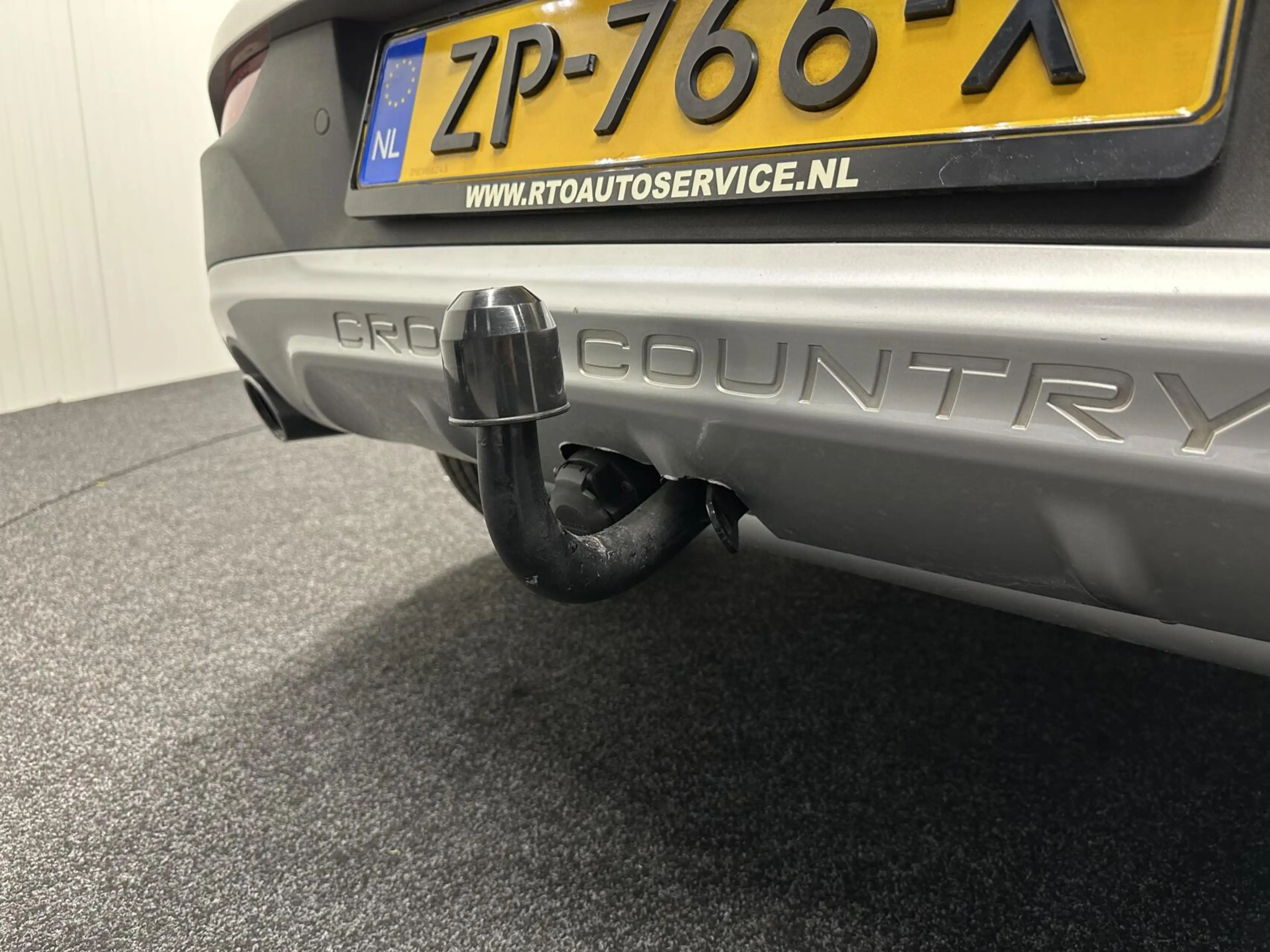 Volvo V40 Cross Country 1.5 T3 Polar+ Luxury LEER PANO NAVI TREKHAAK ECC C — photo 17