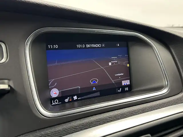 Volvo V40 Cross Country view 30