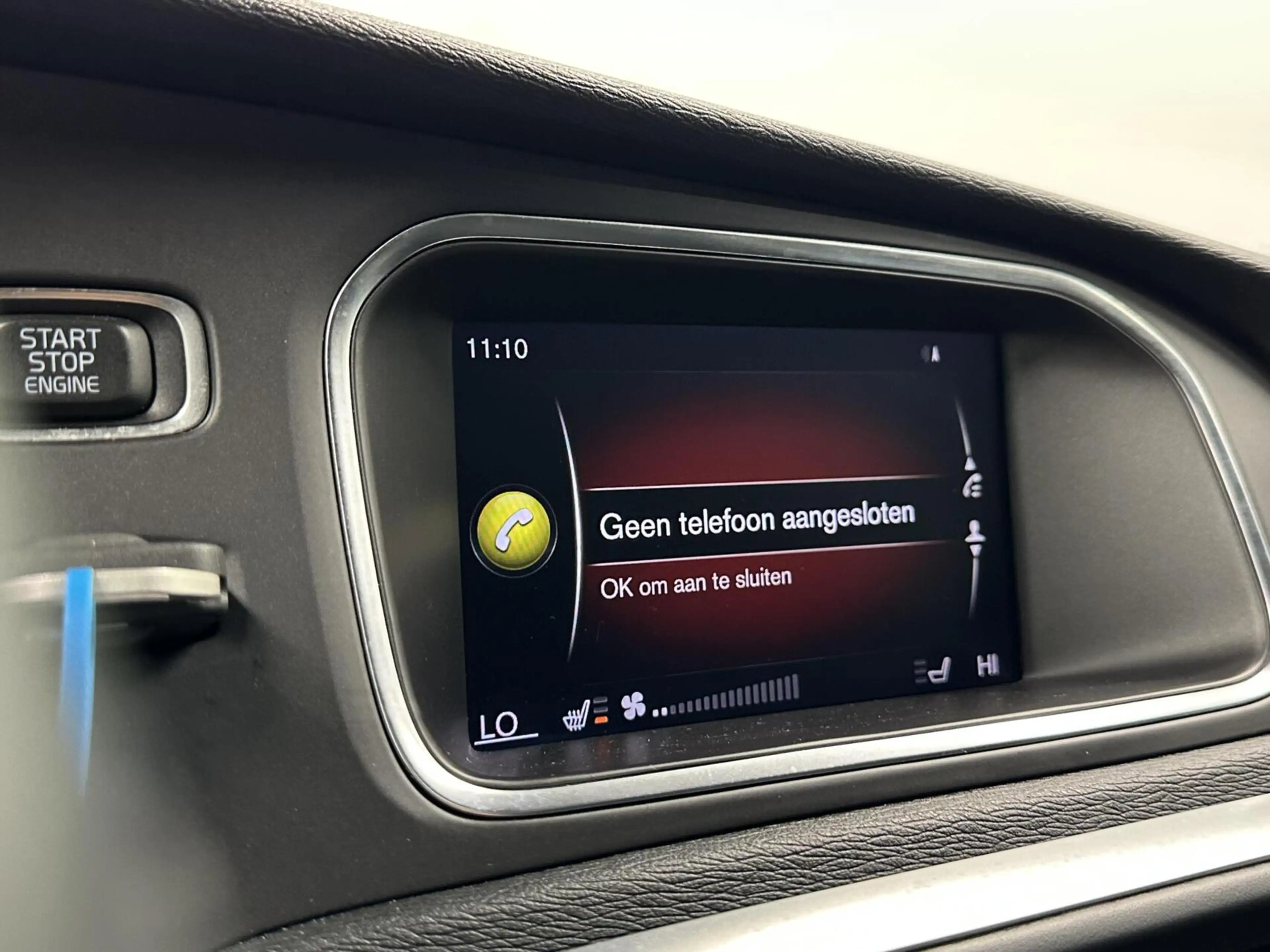Volvo V40 Cross Country 1.5 T3 Polar+ Luxury LEER PANO NAVI TREKHAAK ECC C — photo 34