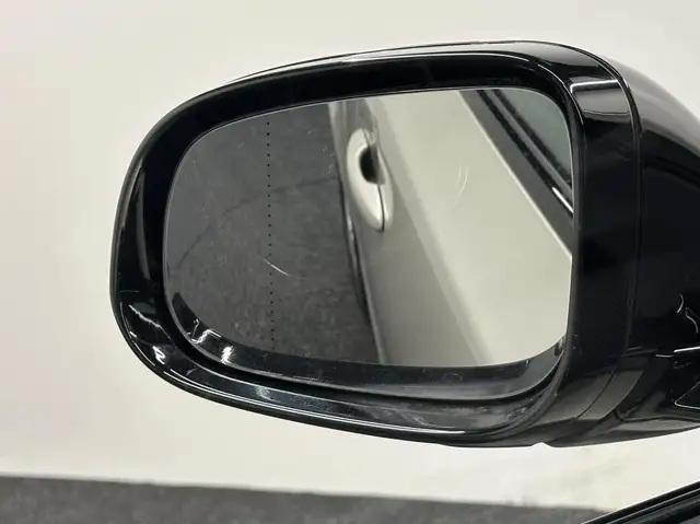 Volvo V40 Cross Country view 11
