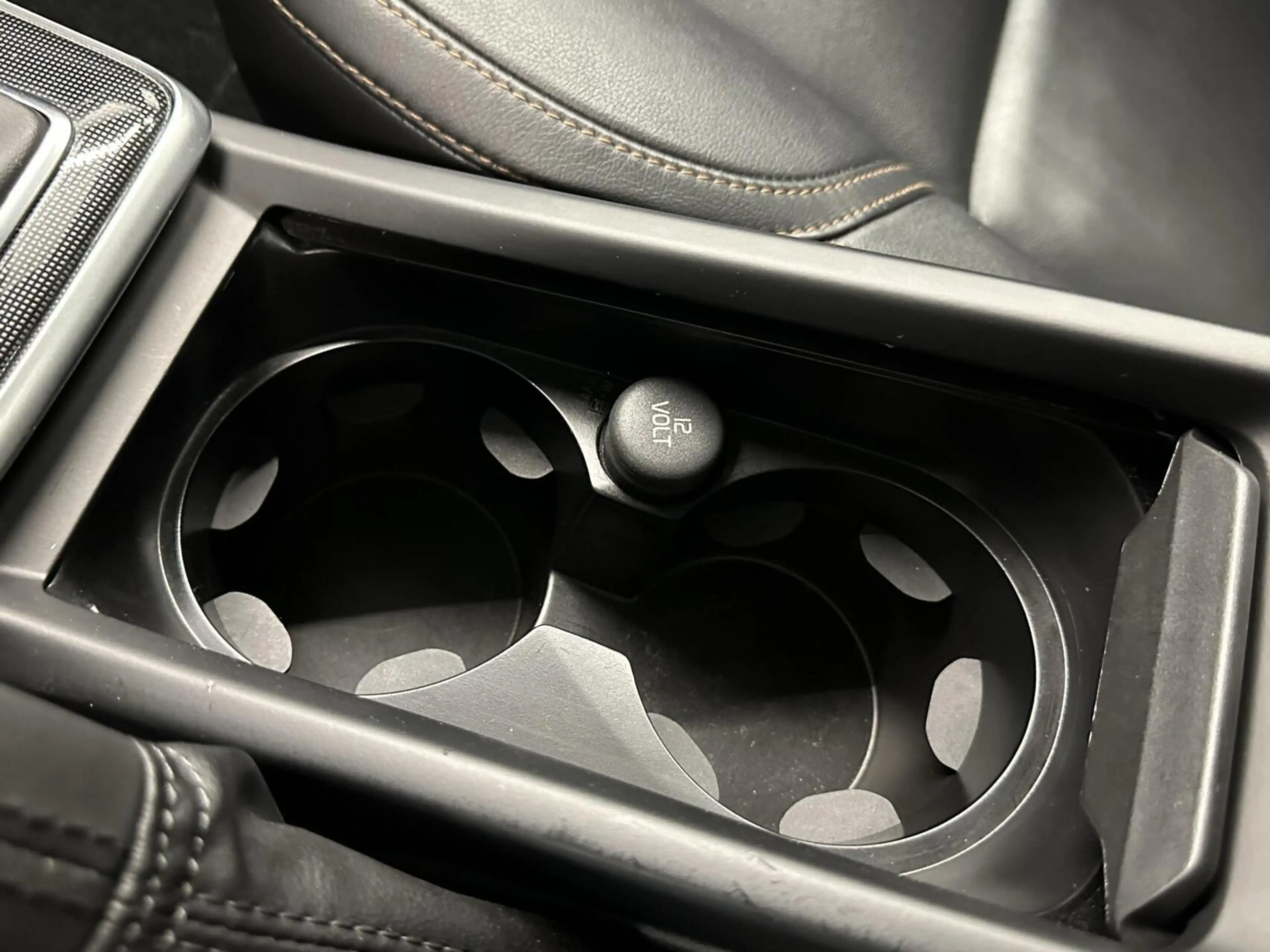 Volvo V40 Cross Country 1.5 T3 Polar+ Luxury LEER PANO NAVI TREKHAAK ECC C — photo 40