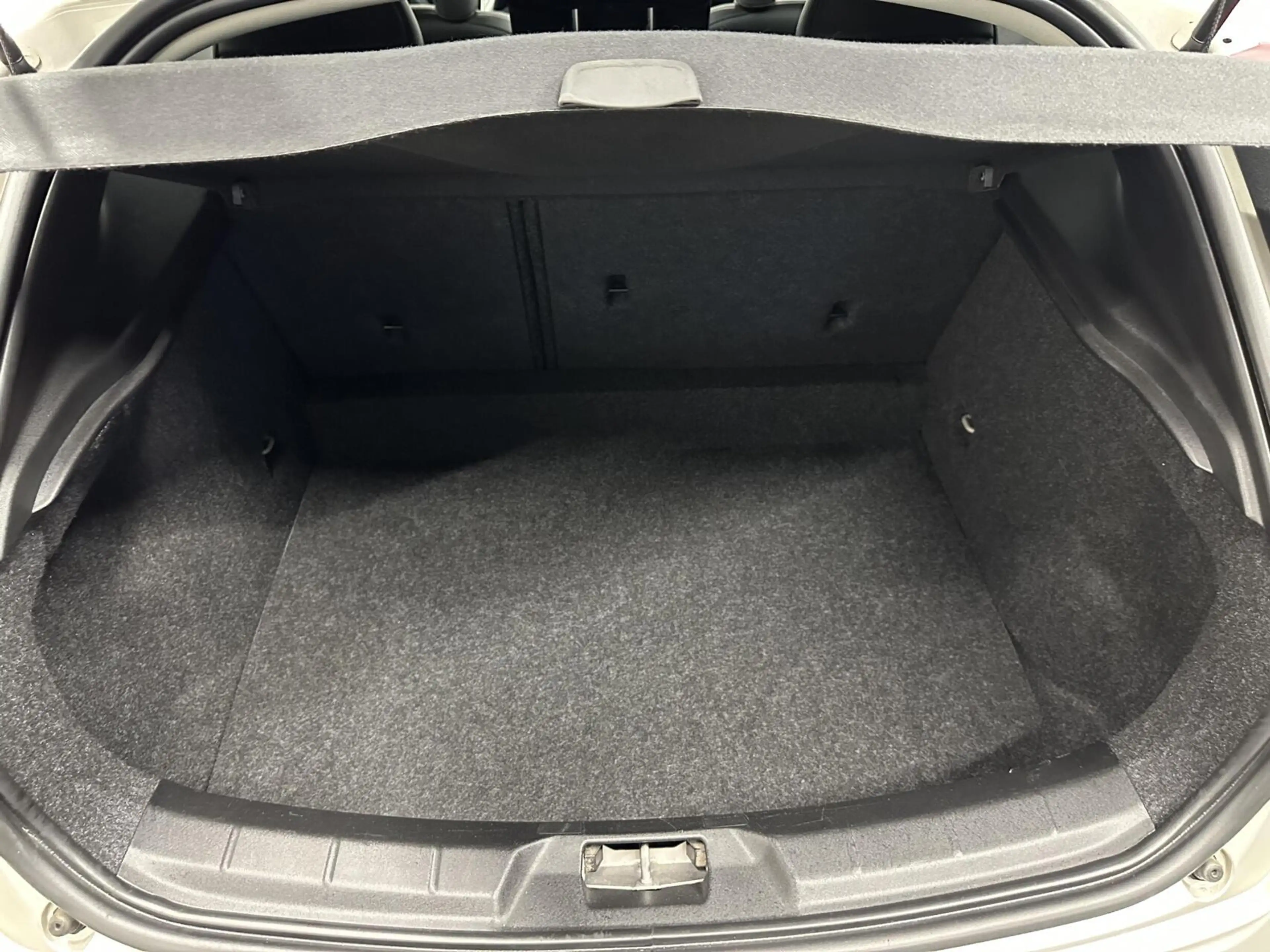 Volvo V40 Cross Country 1.5 T3 Polar+ Luxury LEER PANO NAVI TREKHAAK ECC C — photo 41