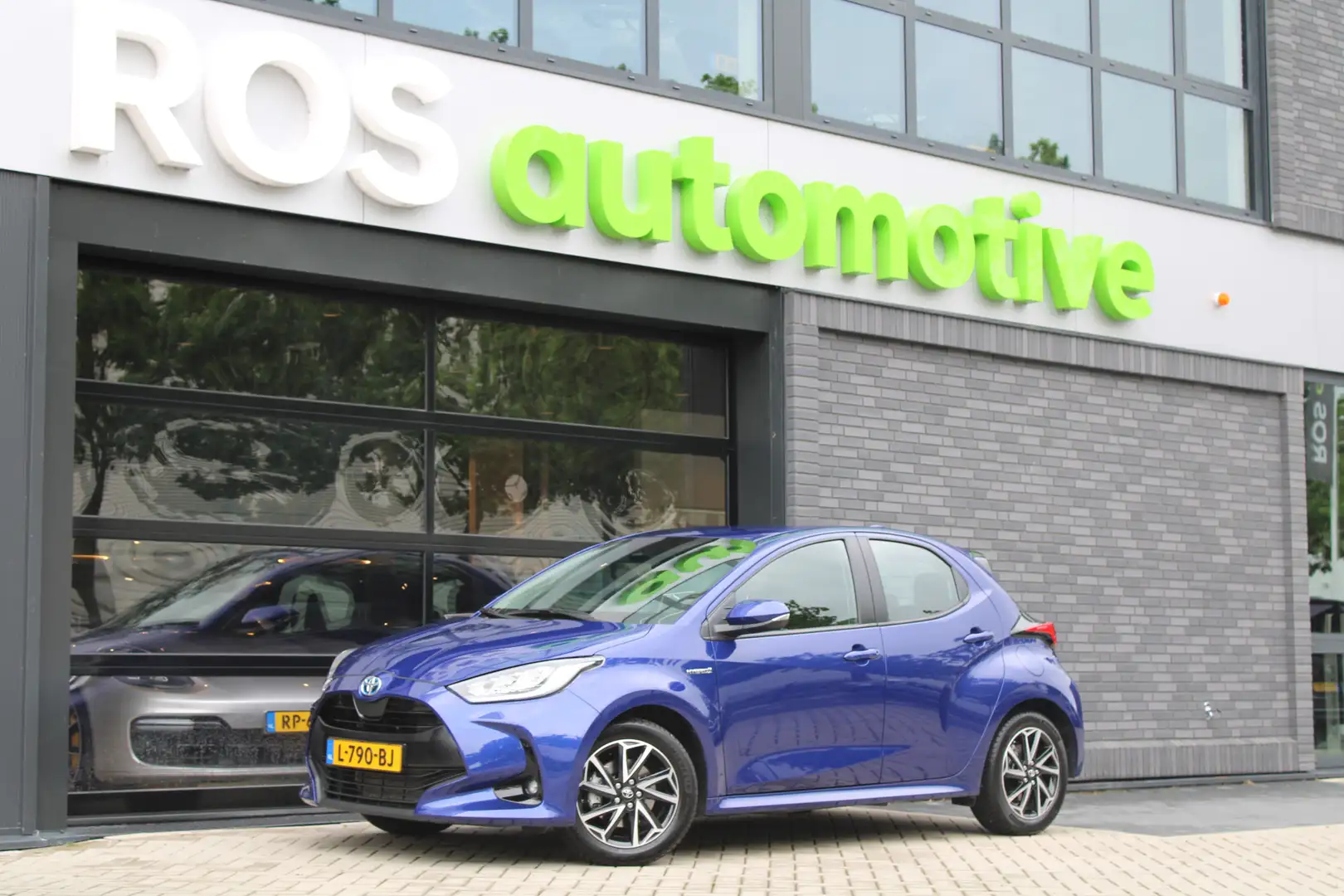 Toyota Yaris 1.5 Hybrid Dynamic | NAP | KEYLESS | CAMERA | DEAL Blauw - 1