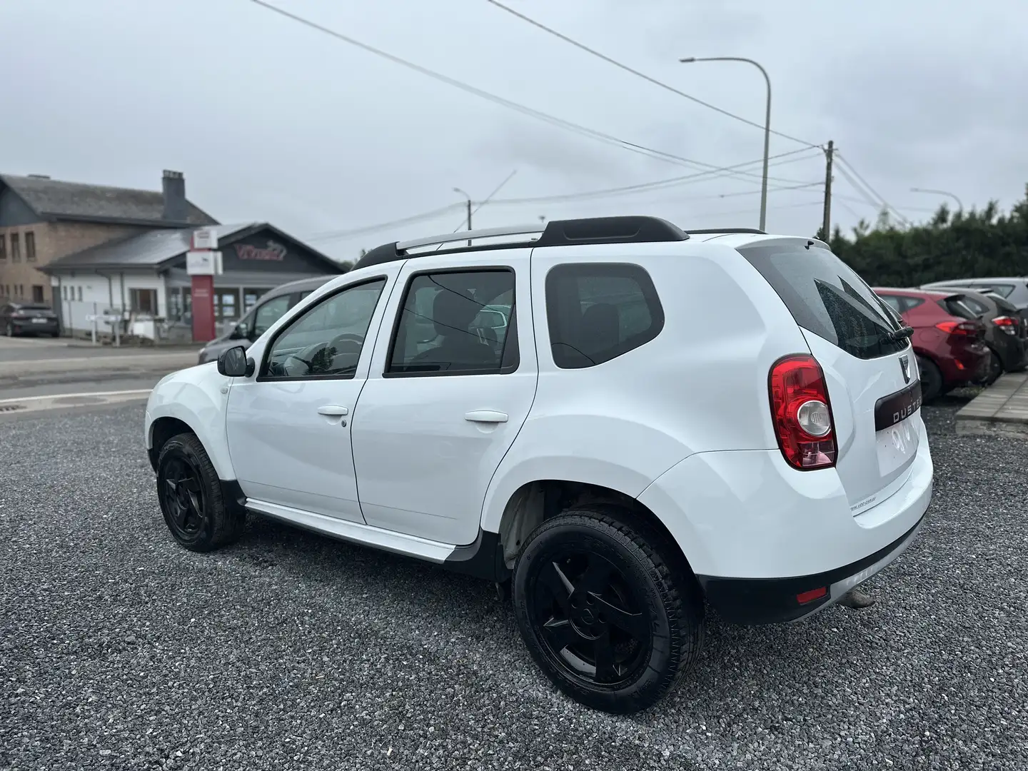 Dacia Duster 1.6i 4x2 Ambiance - 1