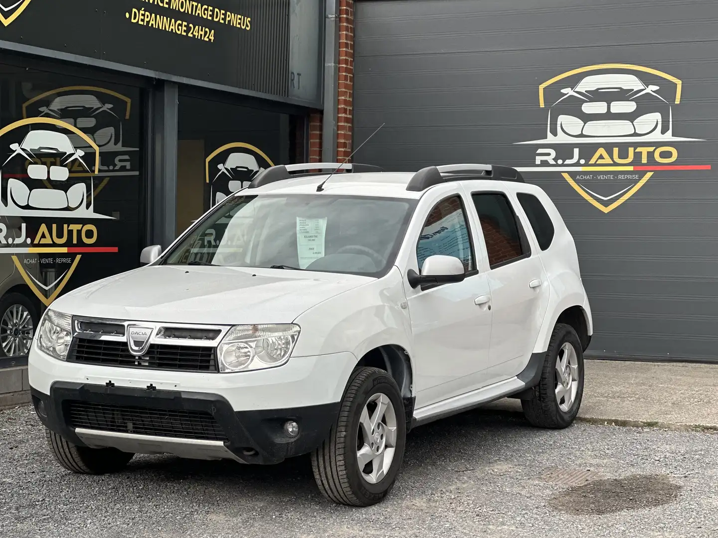 Dacia Duster 1.6i 4x2 Ambiance - 1