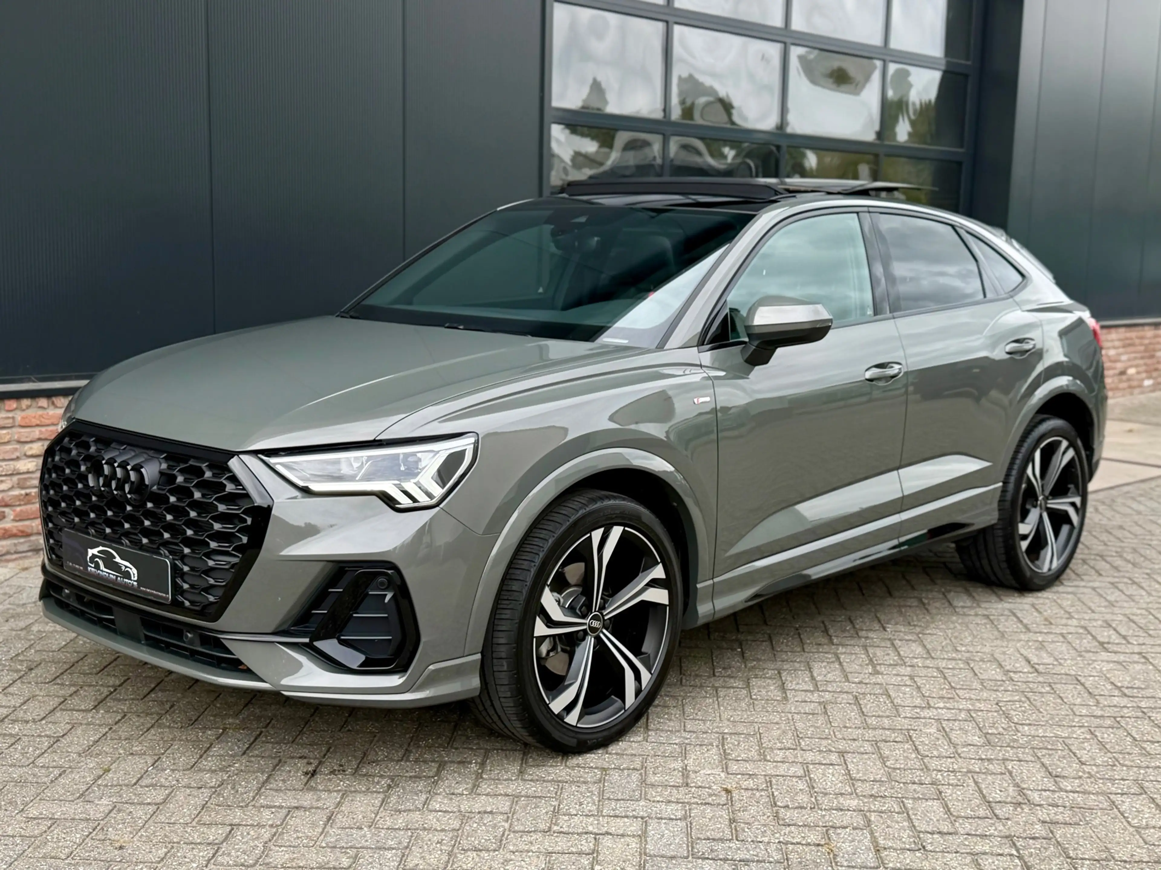 Audi Q3 SPORTBACK 35 TFSI S-Line 150 pk Blackstyle/pano/Ca — photo 2