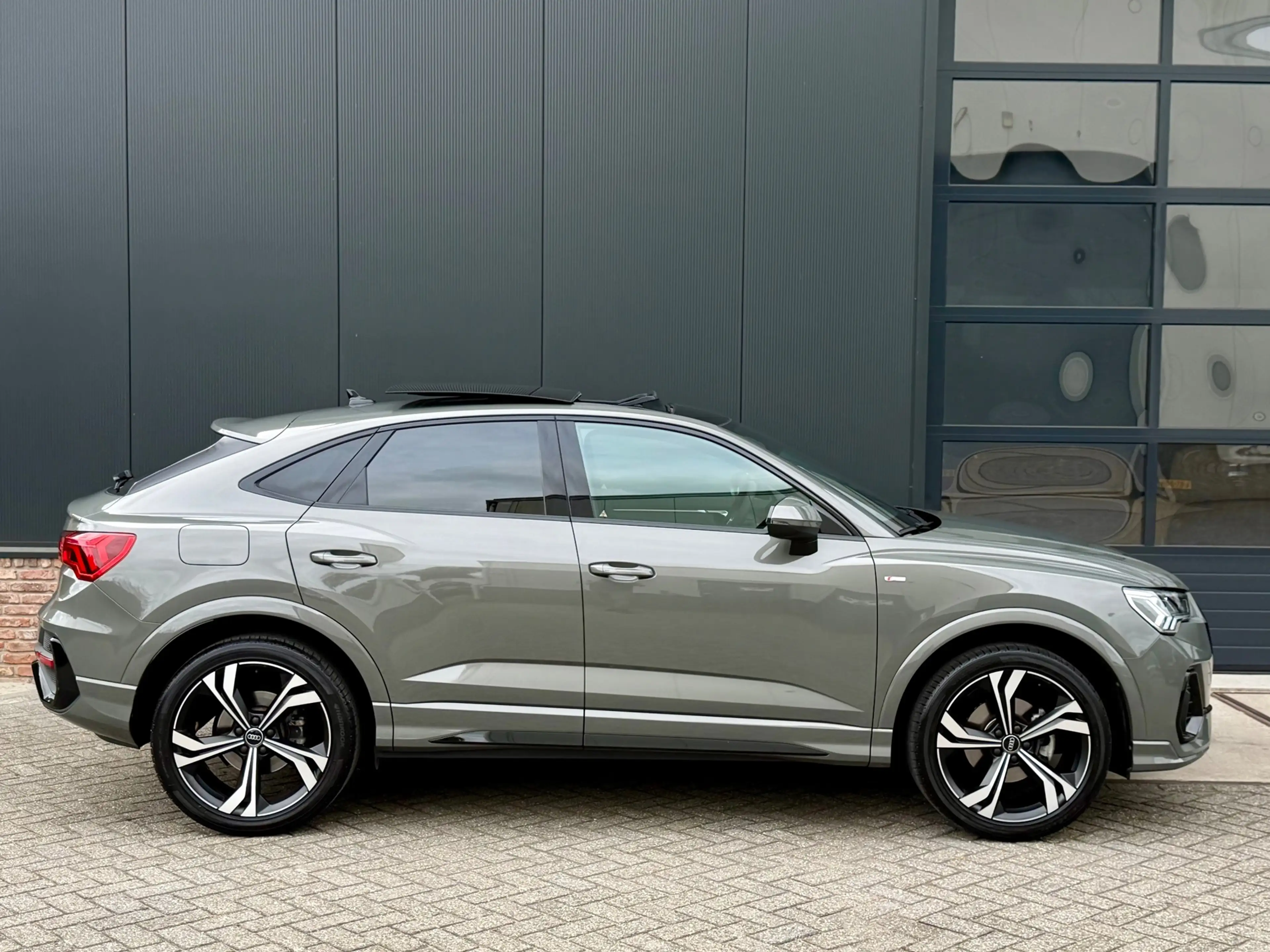 Audi Q3 SPORTBACK 35 TFSI S-Line 150 pk Blackstyle/pano/Ca — photo 15