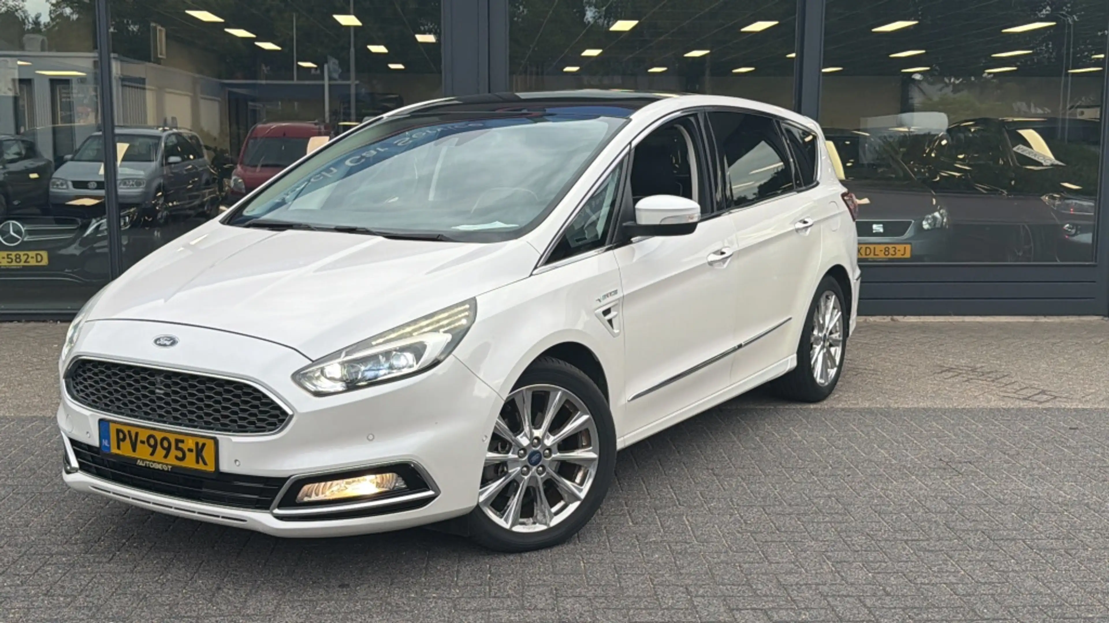 Ford S-Max 2.0 Vignale Full options. “NAP” orgineel NL 1e eig