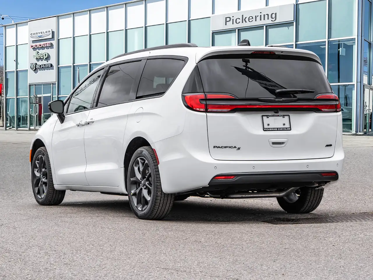 Chrysler Pacifica снимка Chrysler Pacifica