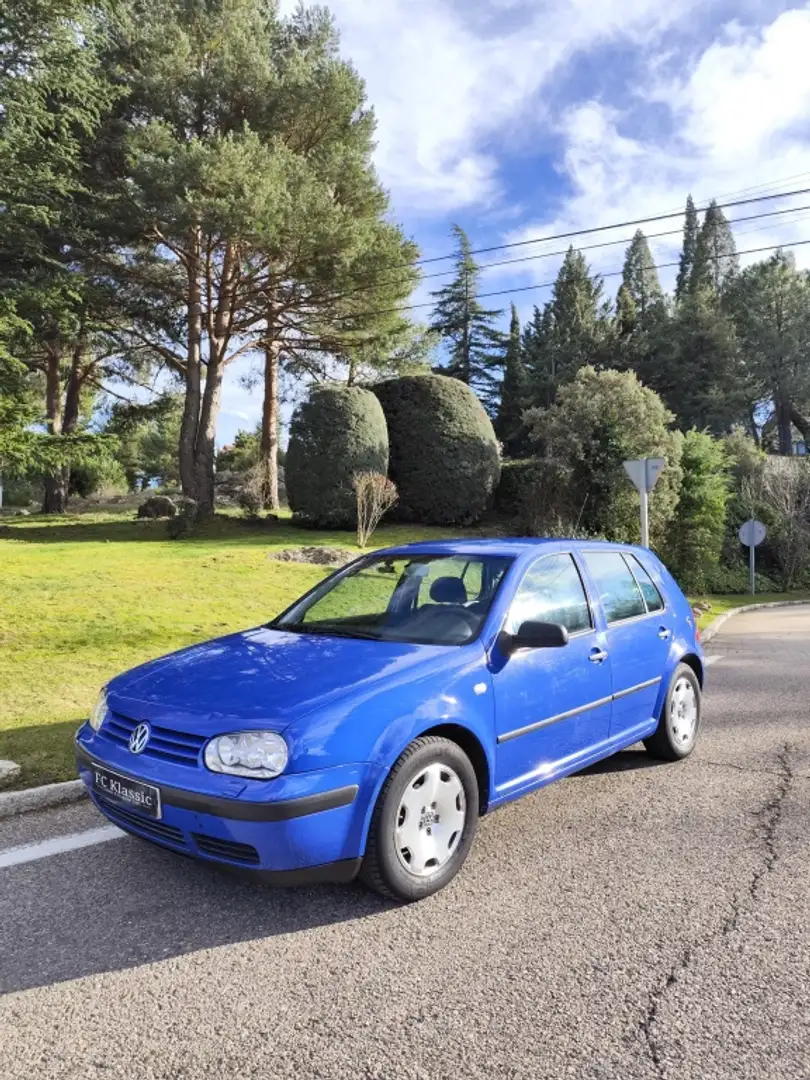 Volkswagen Golf Pequeño Manual de 5 Puertas Azul - 1