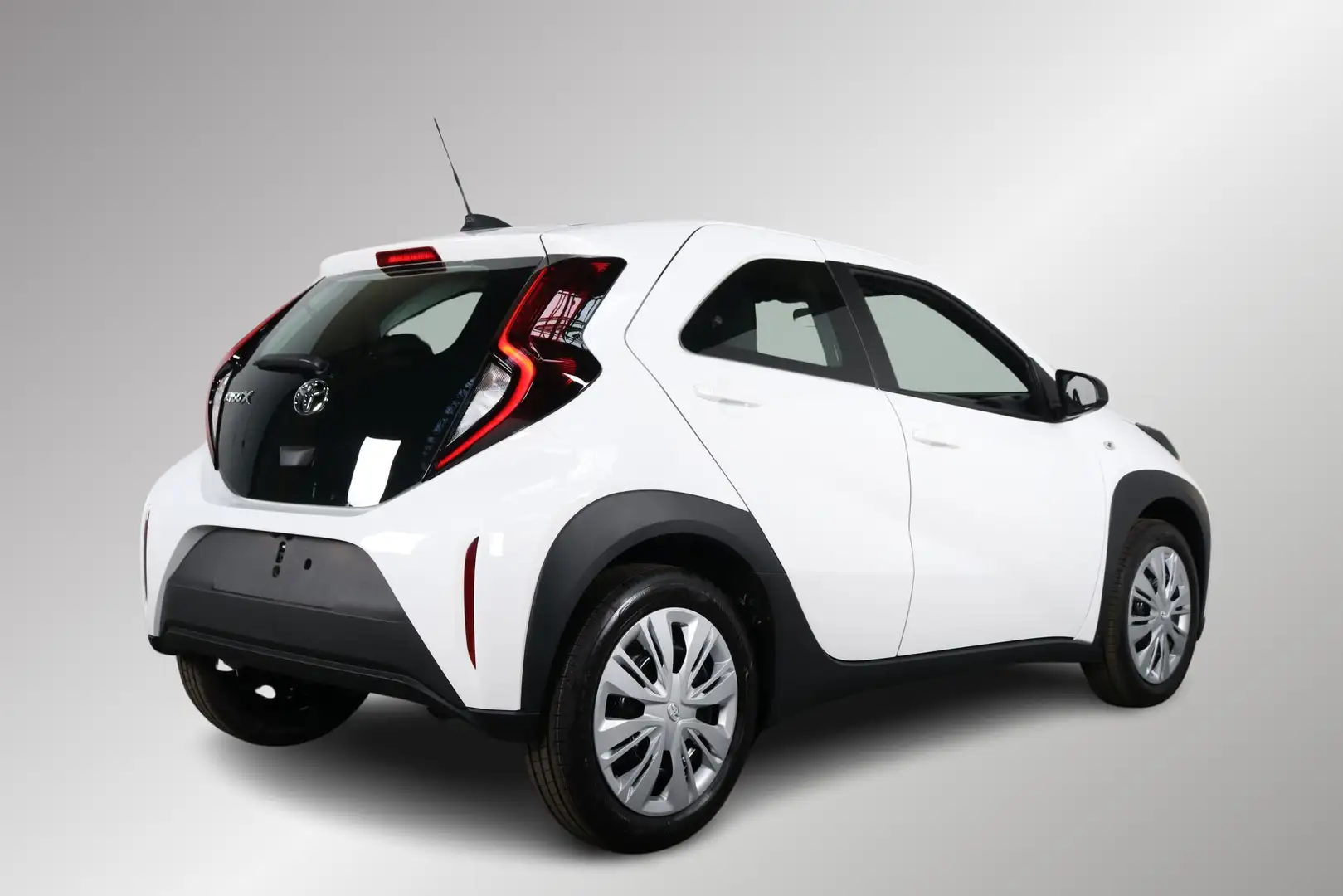 Toyota Aygo X 1.0 VVT-i MT play, Nieuw en direct leverbaar met € Blanc - 2
