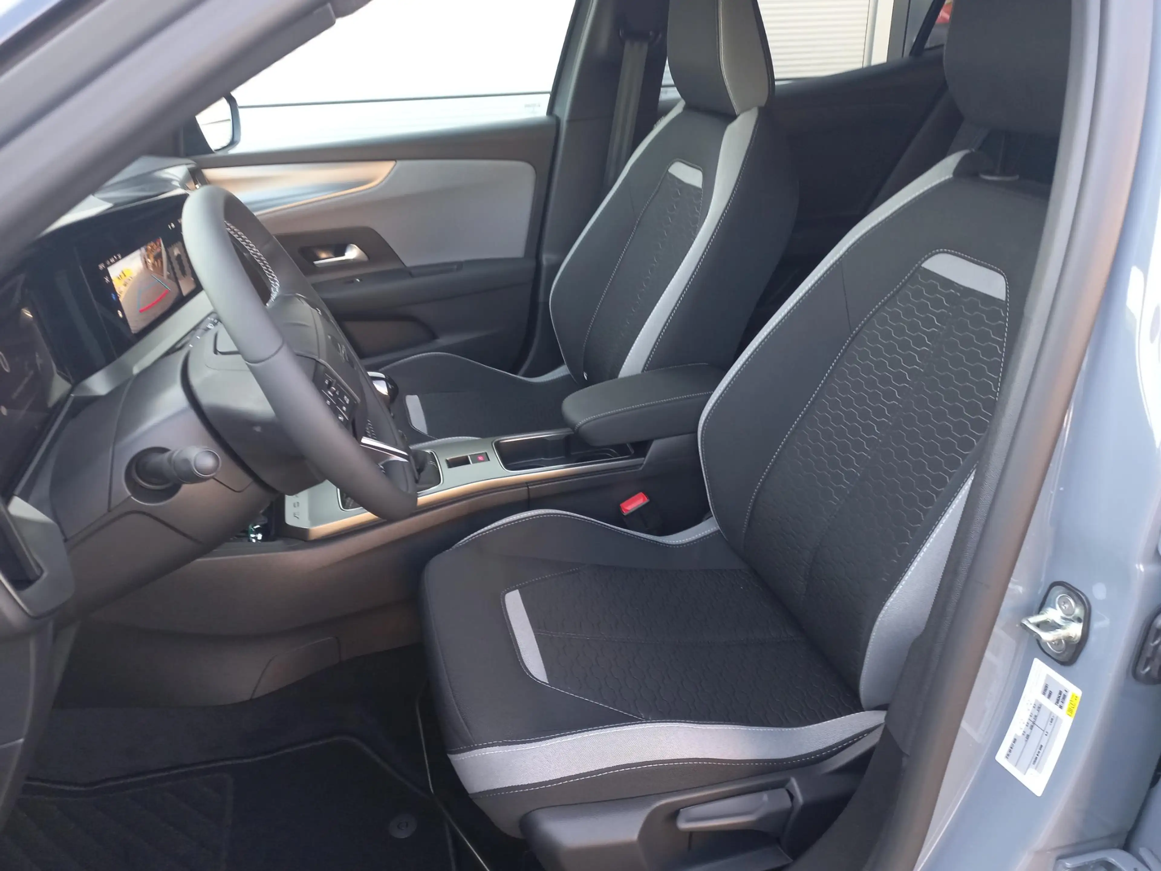 Opel Mokka 1.2T 136pk Business Edition | Climate control | Na — photo 11