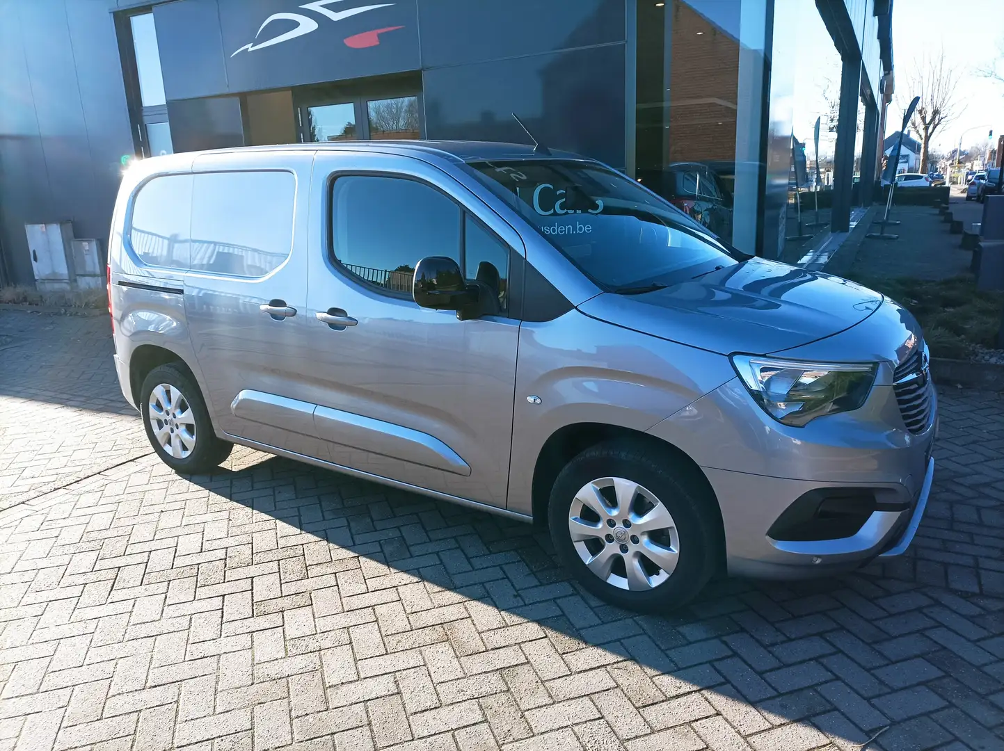 Opel Combo 1.5D automaat 131 pk 3 Plaatser L1H1 Cargo Grijs - 2