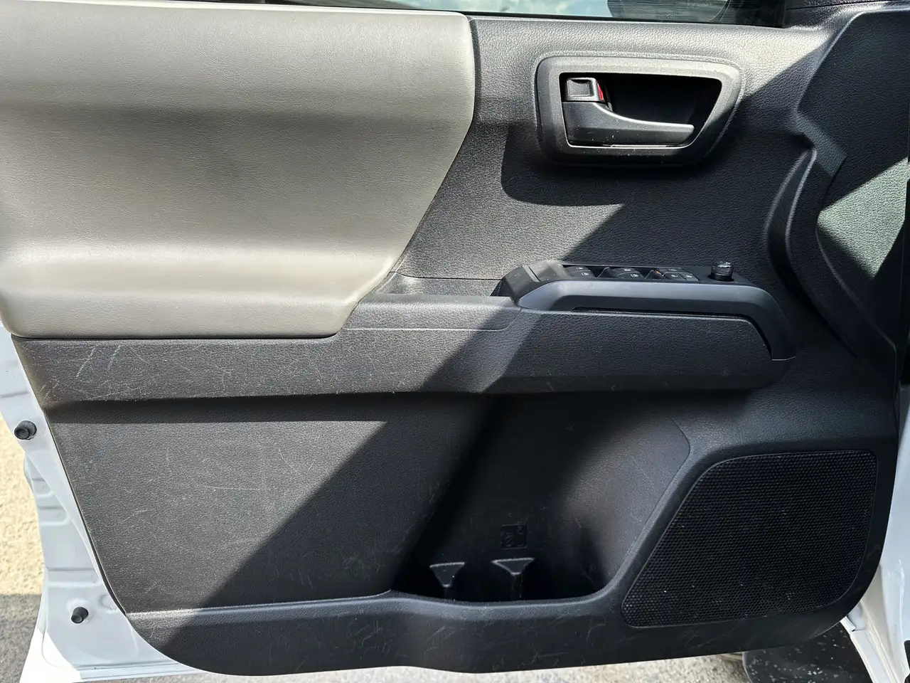 Toyota Tacoma снимка Toyota Tacoma
