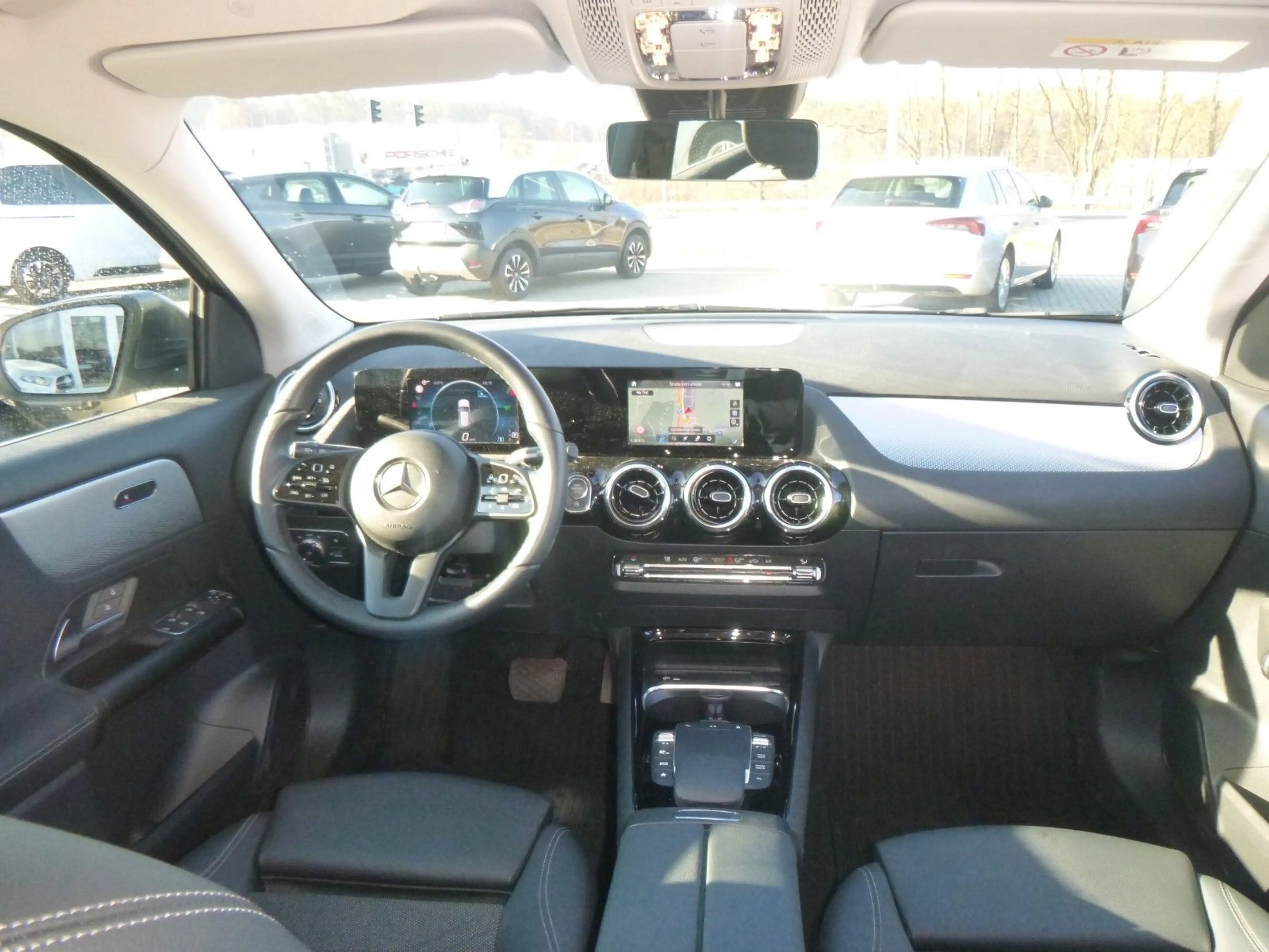 Mercedes-Benz GLA 200 AUT/LED/NAV/SHZ/Teilleder — photo 13