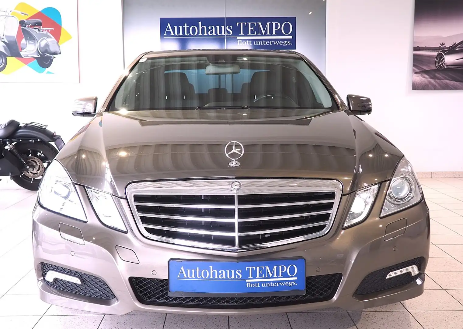 Mercedes-Benz E 250 Elegance BlueEfficiency CDI Aut. --Anhängekuppl... Gris - 2