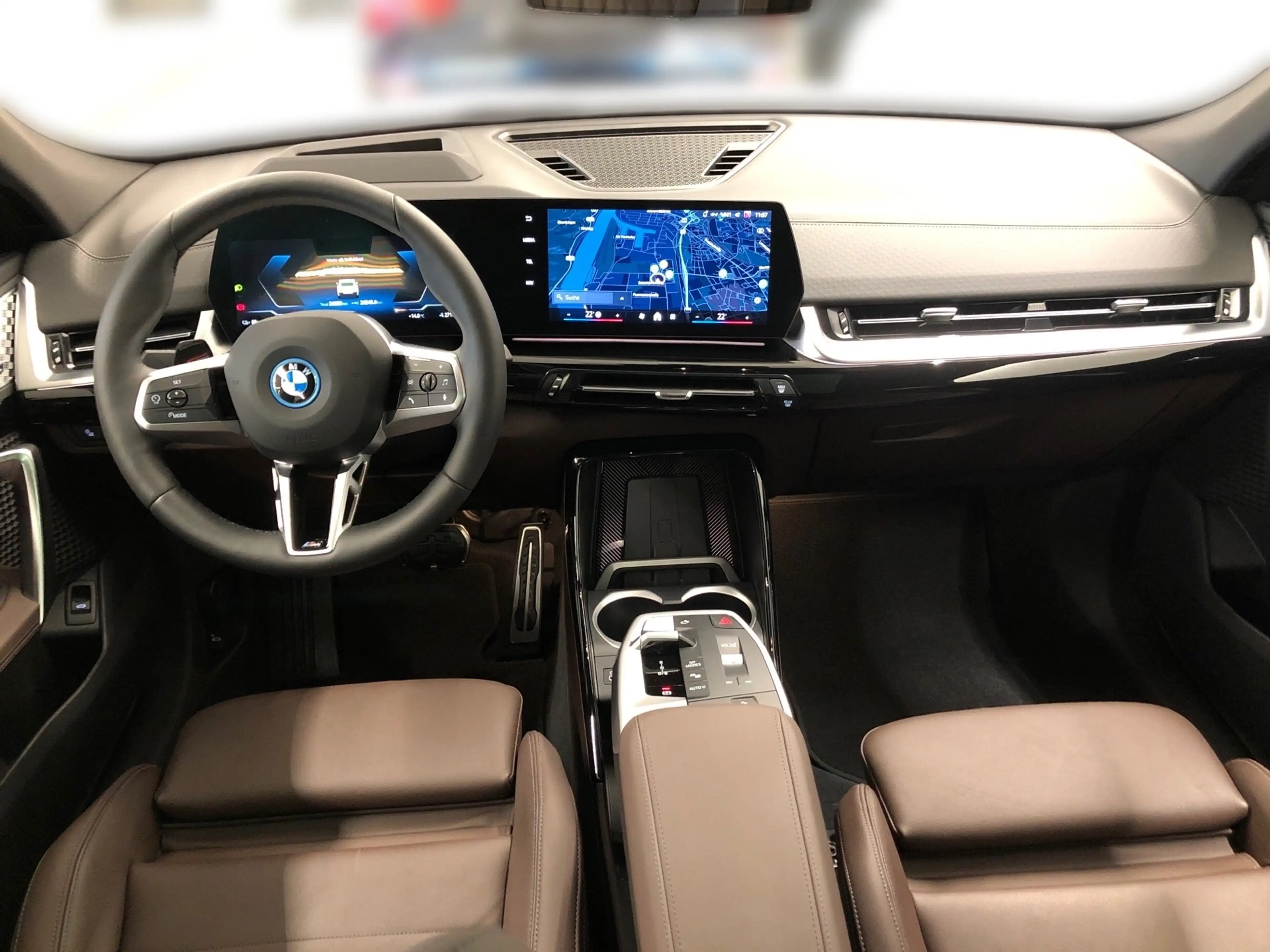 BMW iX2 xDrive30 — photo 9