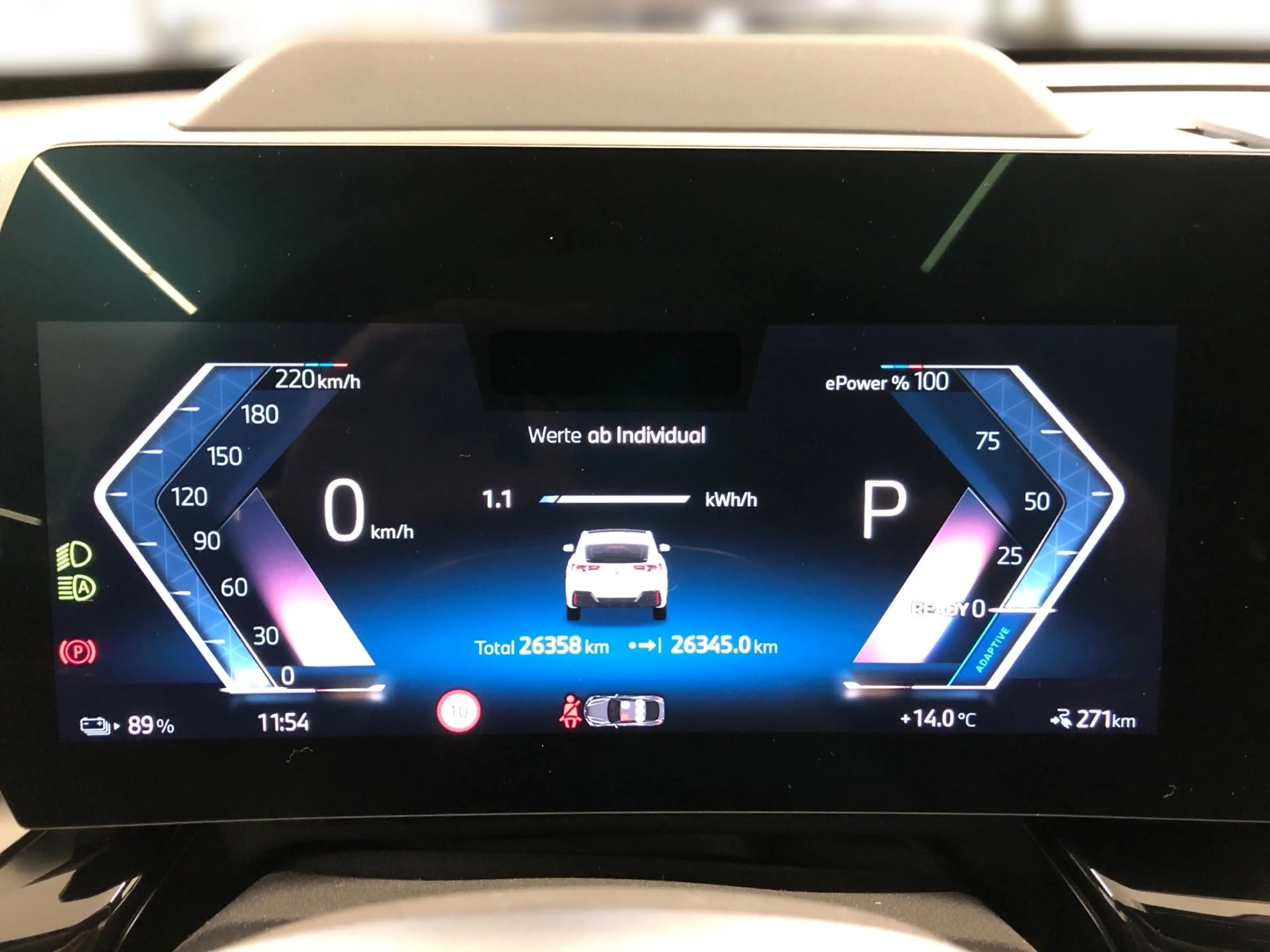 BMW iX2 xDrive30 — photo 4