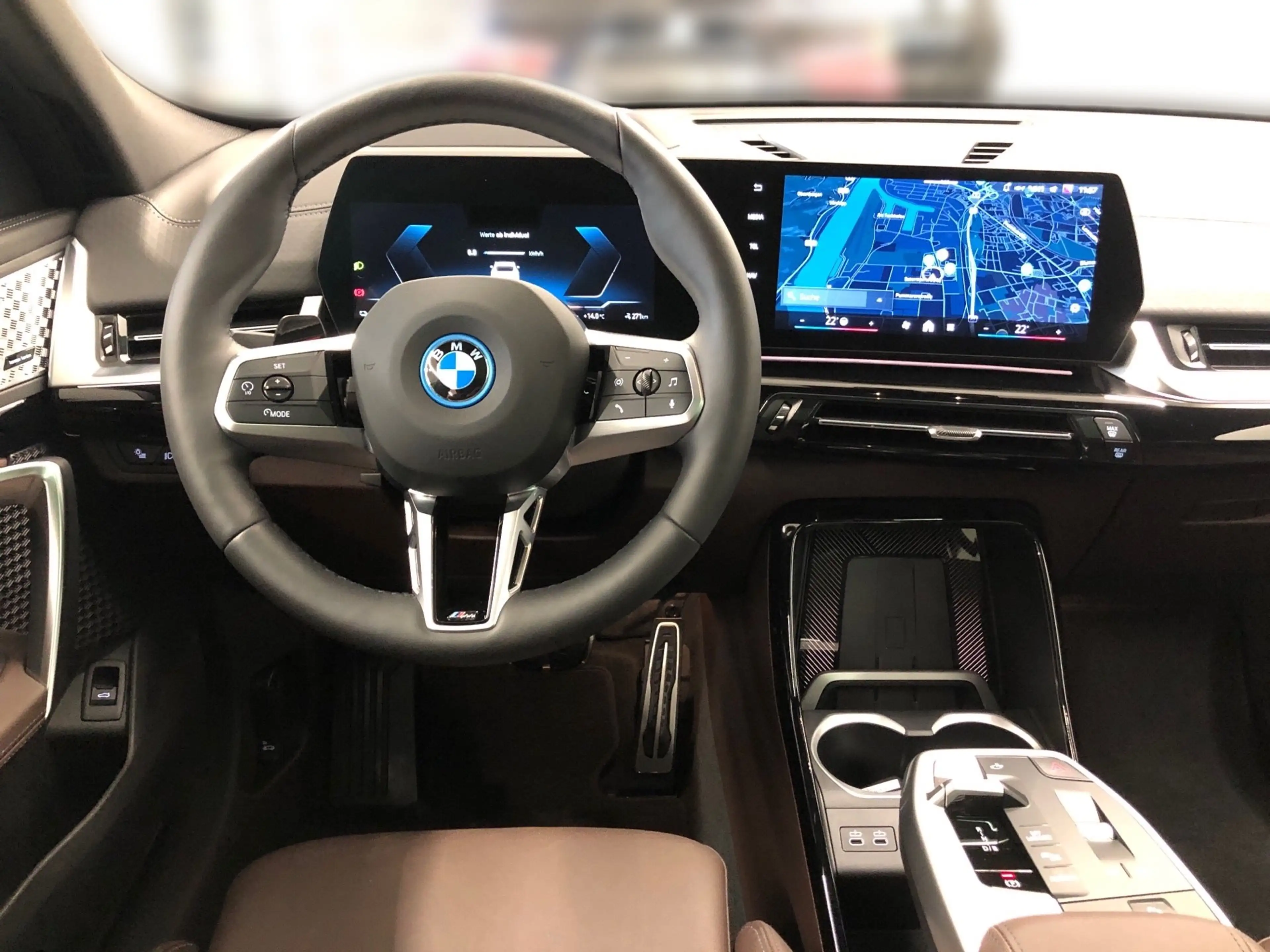 BMW iX2 xDrive30 — photo 8