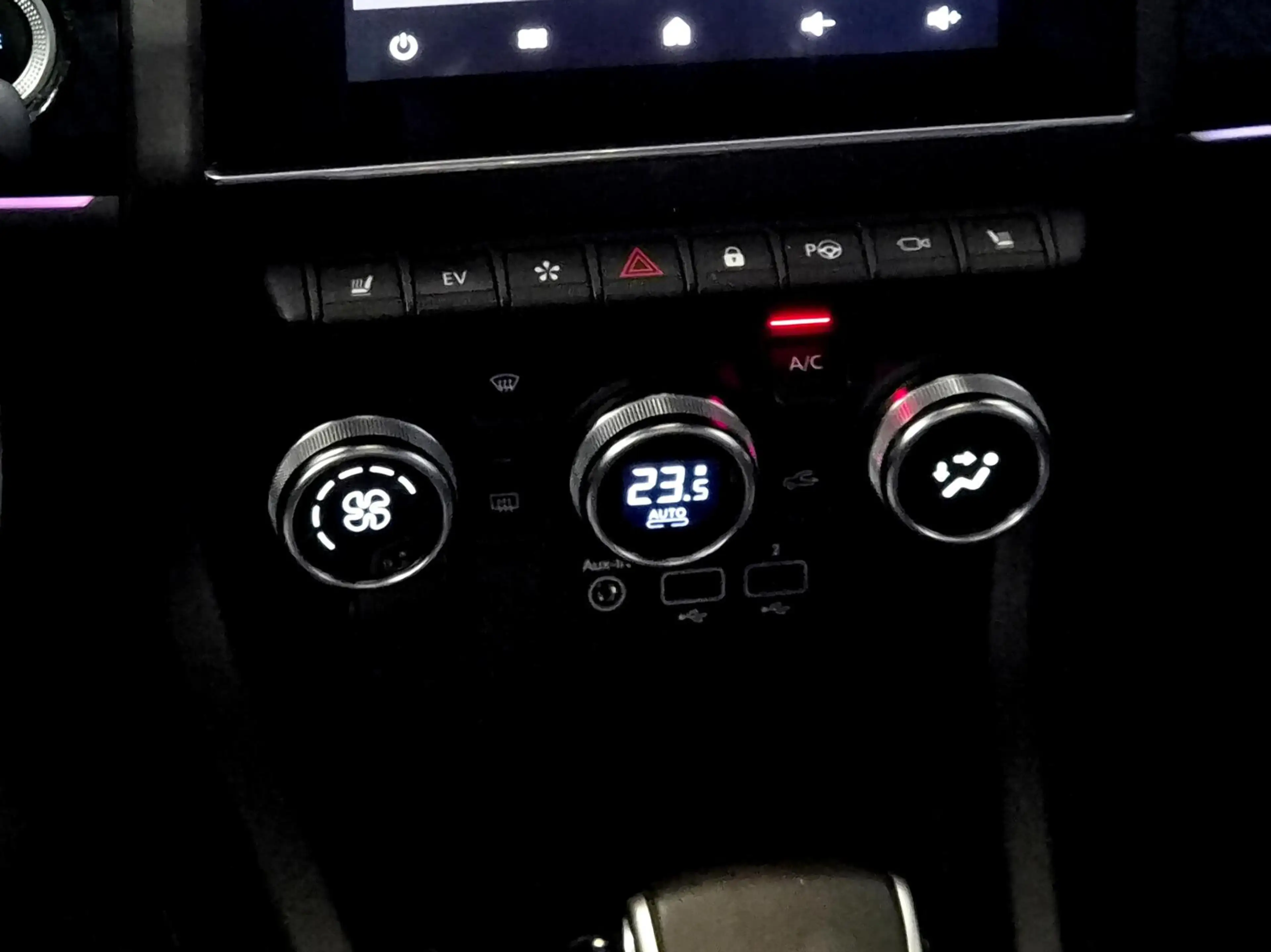 Renault Arkana 1.6 E-Tech Hybrid 145 R.S. Line — photo 40