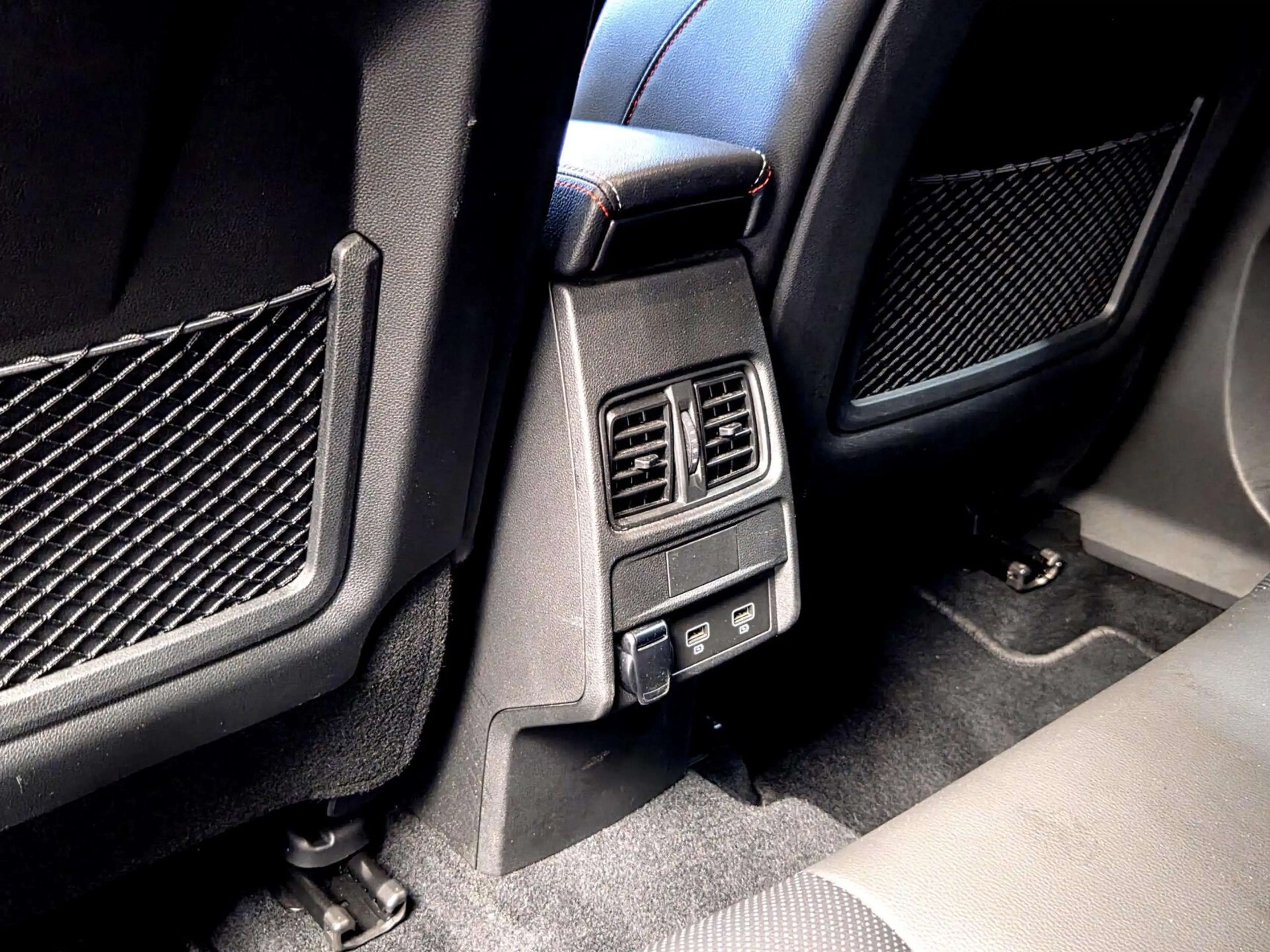 Renault Arkana 1.6 E-Tech Hybrid 145 R.S. Line — photo 30