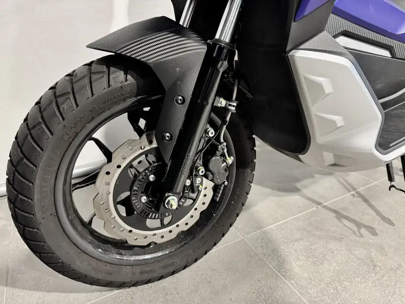 Aprilia SR GT 200 - foto 8