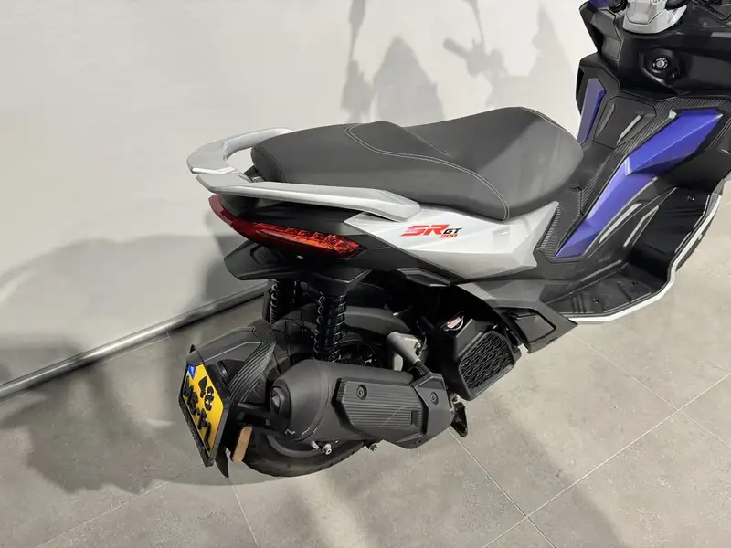 Aprilia SR GT 200 - foto 5