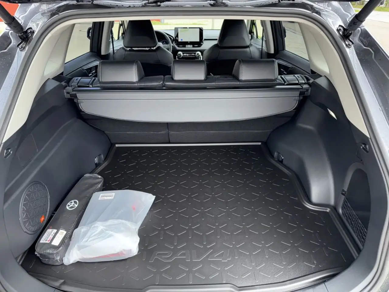 Toyota RAV 4 Hybrid 4x2 Lounge Navi,Leder,360°,JBL,ACC,Totwinke 4