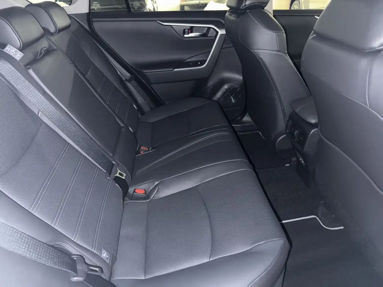 Toyota RAV 4 Hybrid 4x2 Lounge Navi,Leder,360°,JBL,ACC,Totwinke 11