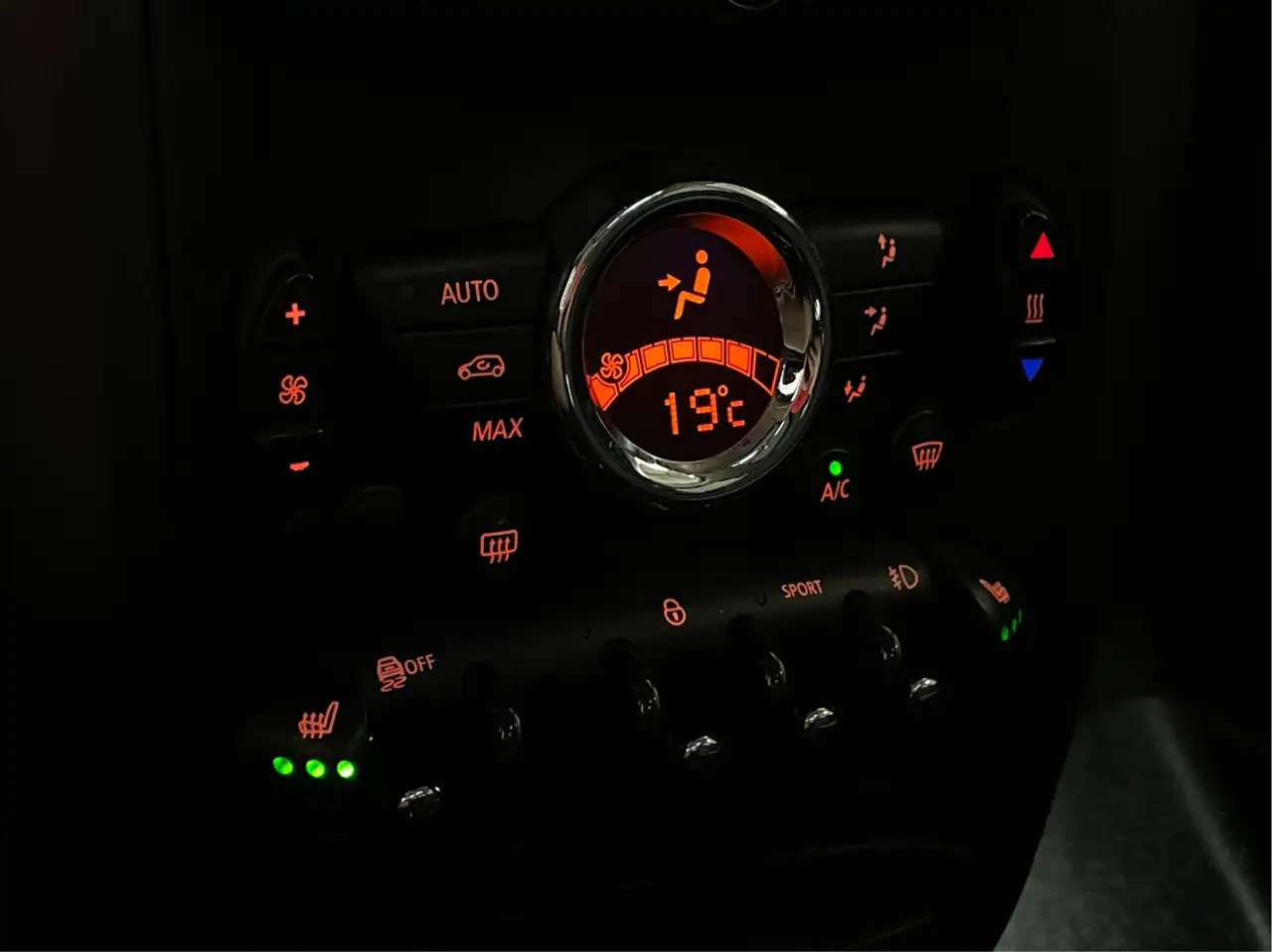 MINI Cooper Countryman снимка MINI Cooper Countryman