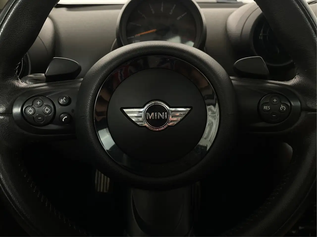 MINI Cooper Countryman снимка MINI Cooper Countryman